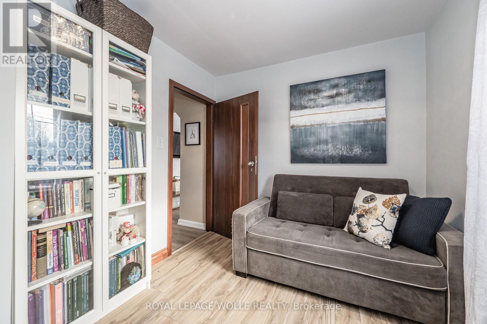 












776 ELIZABETH STREET

,
Kitchener,




Ontario
N2H6H5

