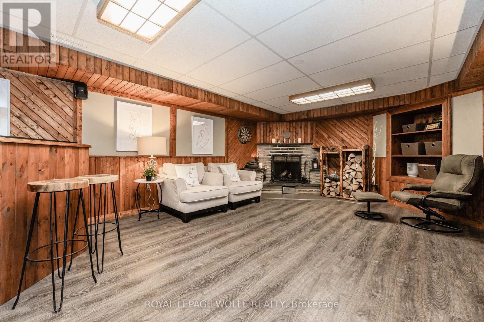 












776 ELIZABETH STREET

,
Kitchener,




Ontario
N2H6H5

