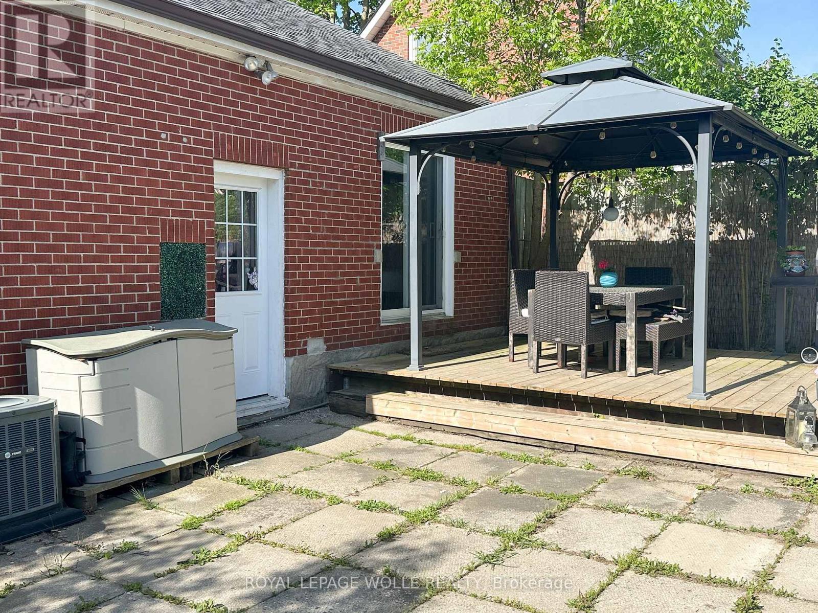 












776 ELIZABETH STREET

,
Kitchener,




Ontario
N2H6H5

