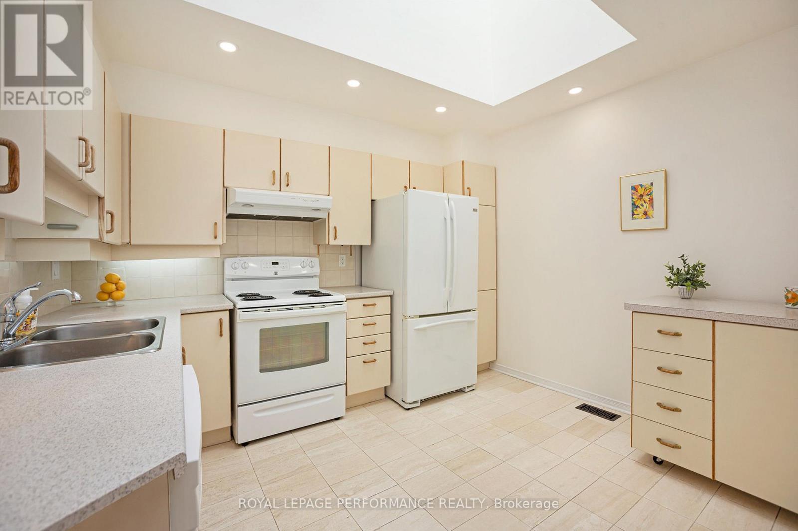 












81 WATERFORD DRIVE

,
Ottawa,




Ontario
K2E7V4

