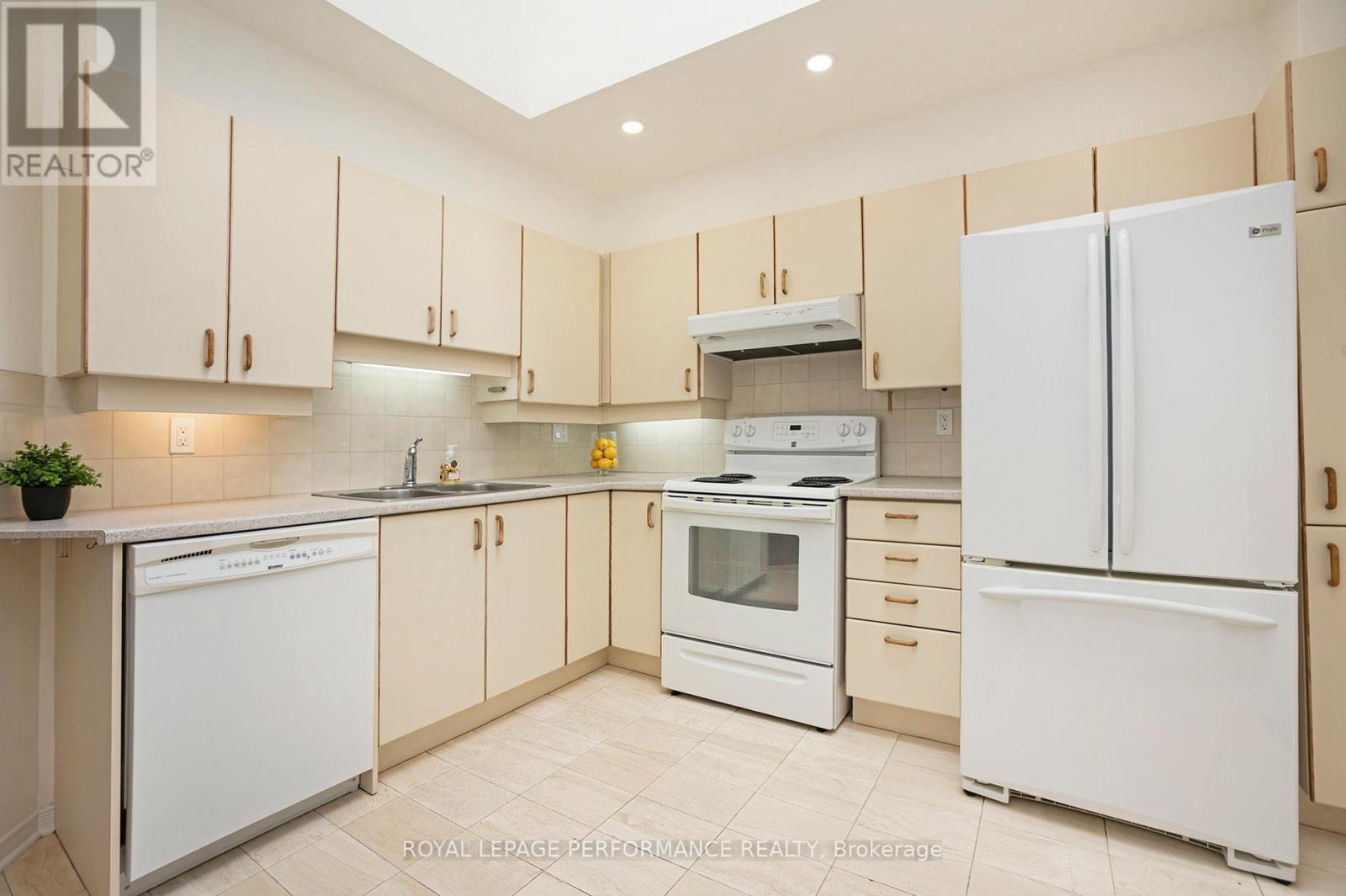 












81 WATERFORD DRIVE

,
Ottawa,




Ontario
K2E7V4

