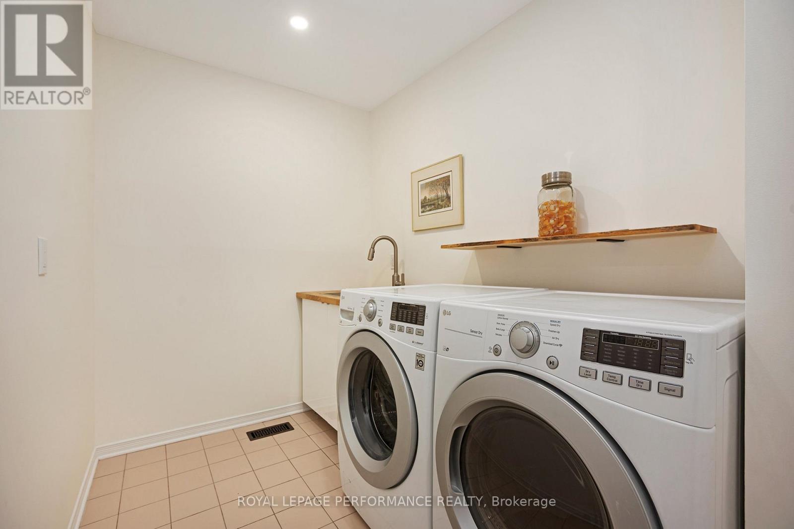 












81 WATERFORD DRIVE

,
Ottawa,




Ontario
K2E7V4

