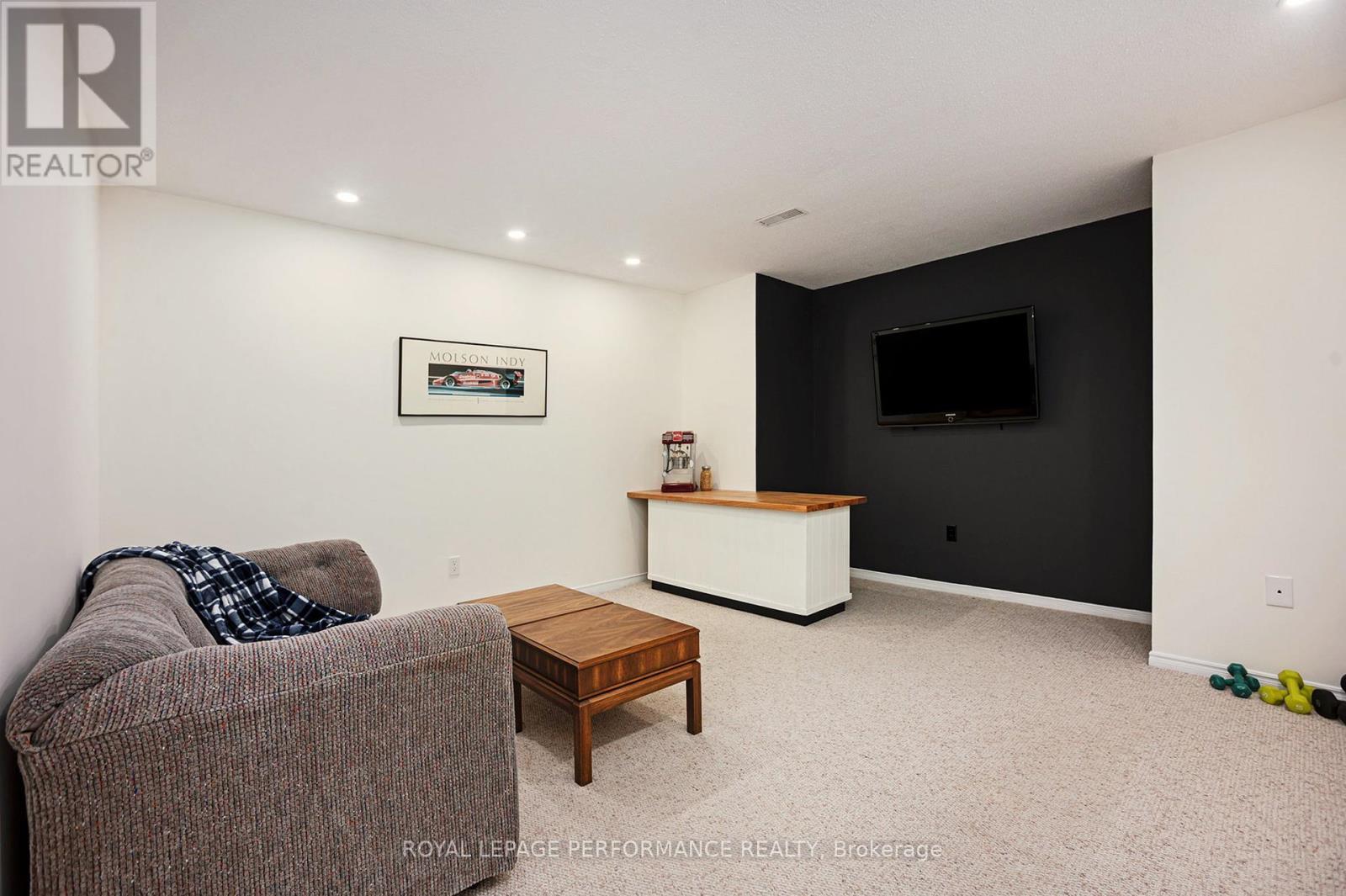 












81 WATERFORD DRIVE

,
Ottawa,




Ontario
K2E7V4

