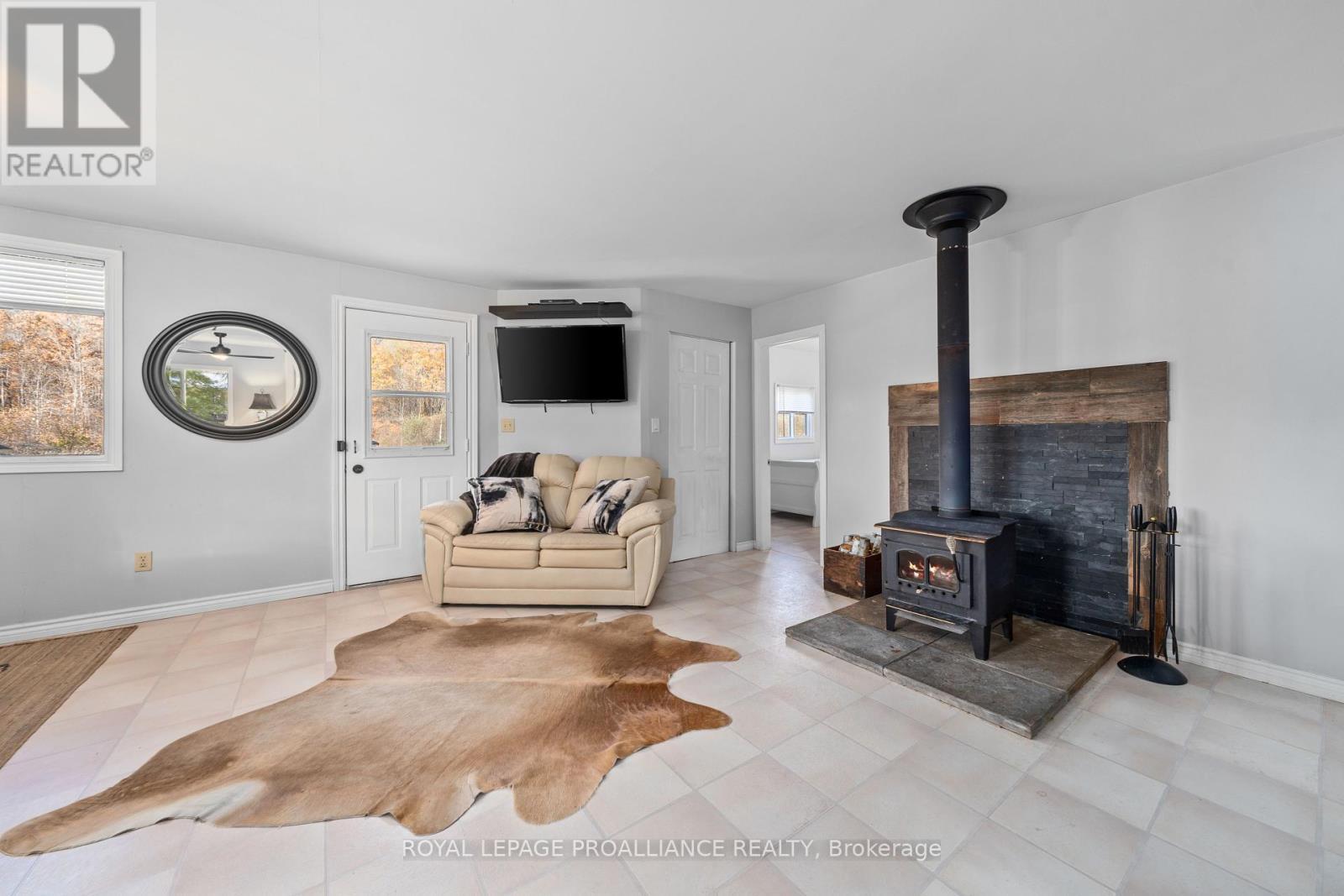 












1019 TURNER WAY

,
Frontenac (Frontenac Centre),




Ontario
K0H1B0

