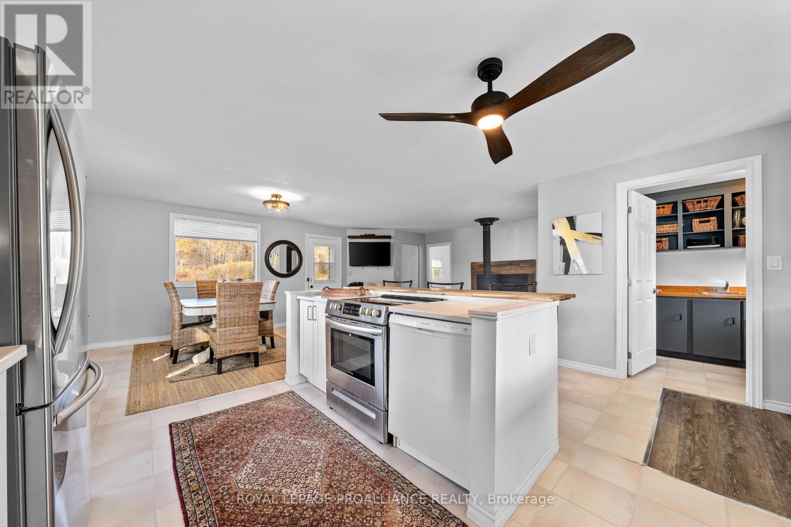 












1019 TURNER WAY

,
Frontenac (Frontenac Centre),




Ontario
K0H1B0

