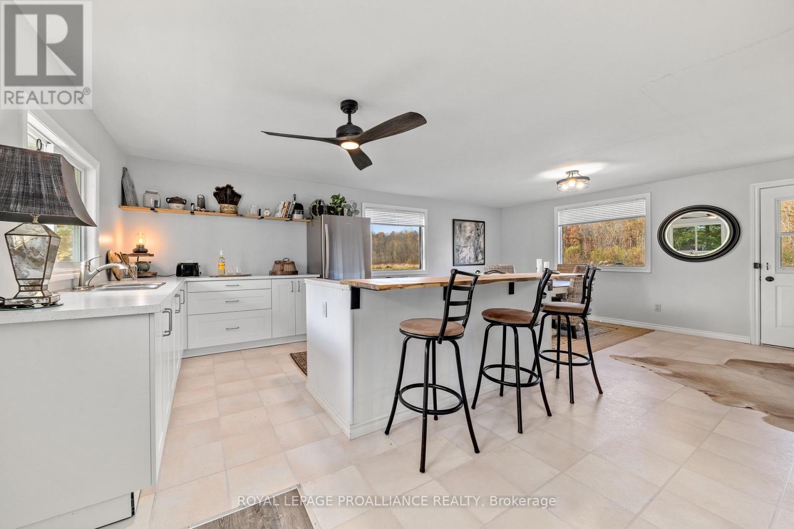 












1019 TURNER WAY

,
Frontenac (Frontenac Centre),




Ontario
K0H1B0

