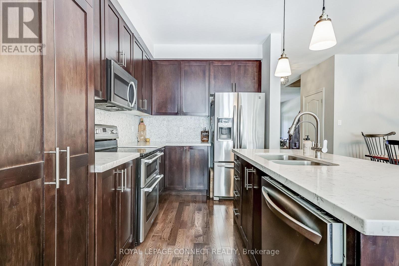 












3 MICHAEL CUMMINGS COURT

,
Uxbridge,




Ontario
L9P0E6

