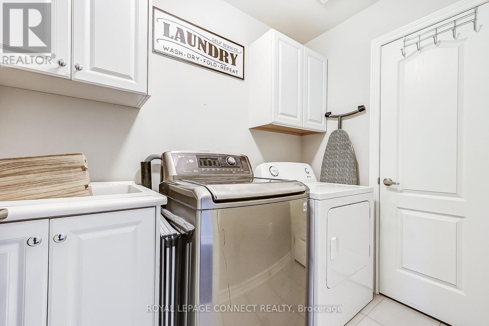 












3 MICHAEL CUMMINGS COURT

,
Uxbridge,




Ontario
L9P0E6

