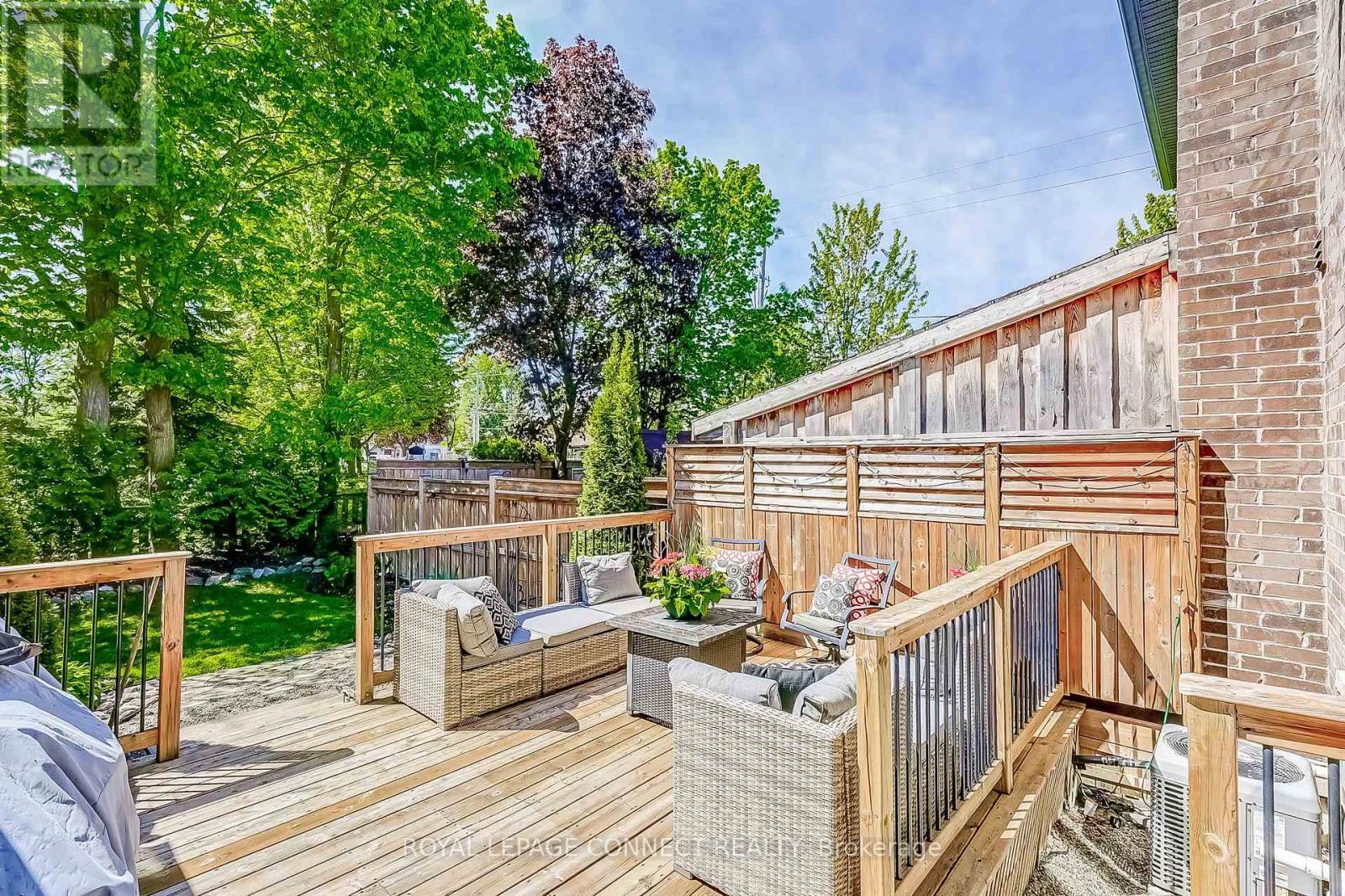 












3 MICHAEL CUMMINGS COURT

,
Uxbridge,




Ontario
L9P0E6

