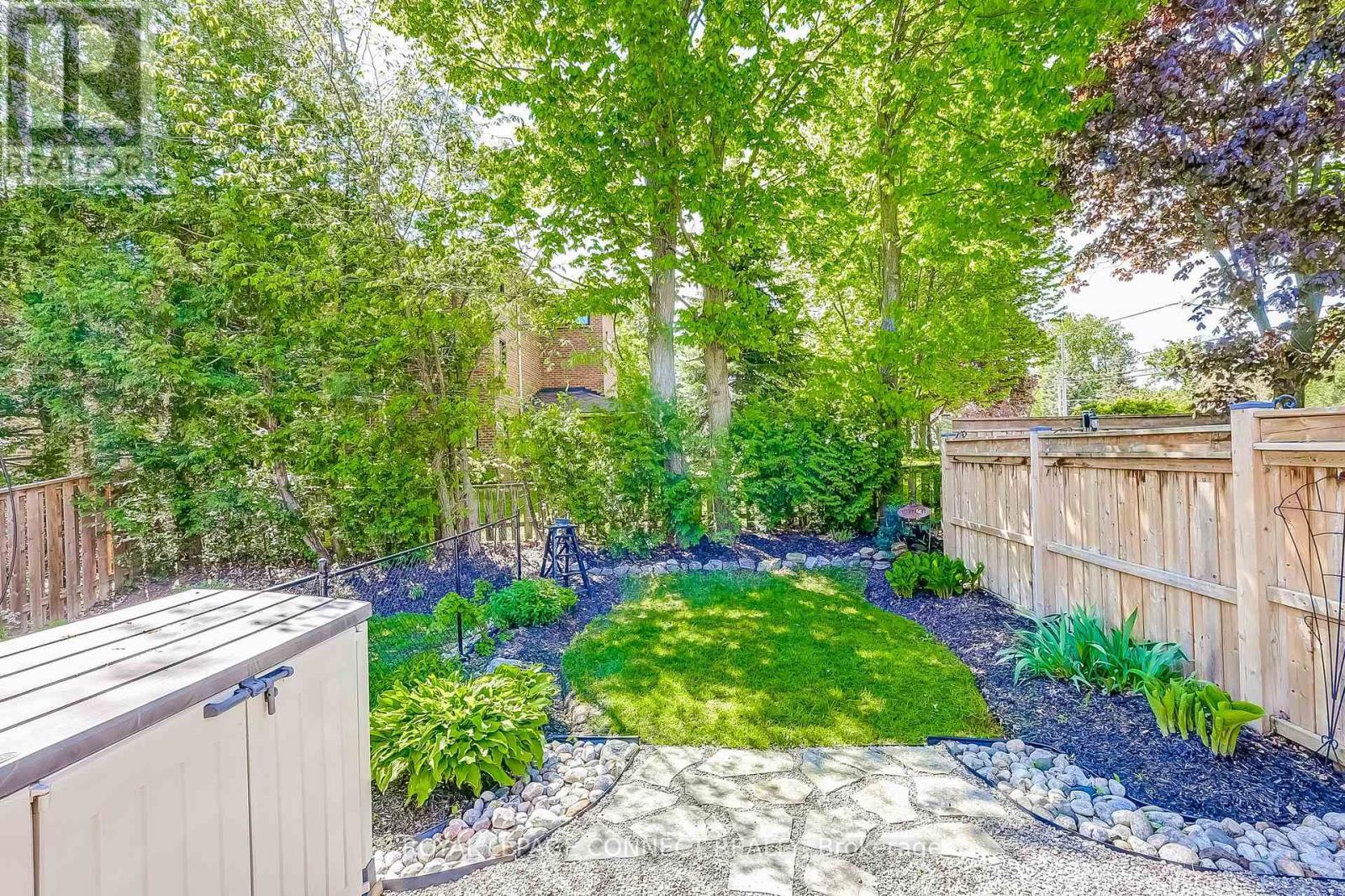 












3 MICHAEL CUMMINGS COURT

,
Uxbridge,




Ontario
L9P0E6


