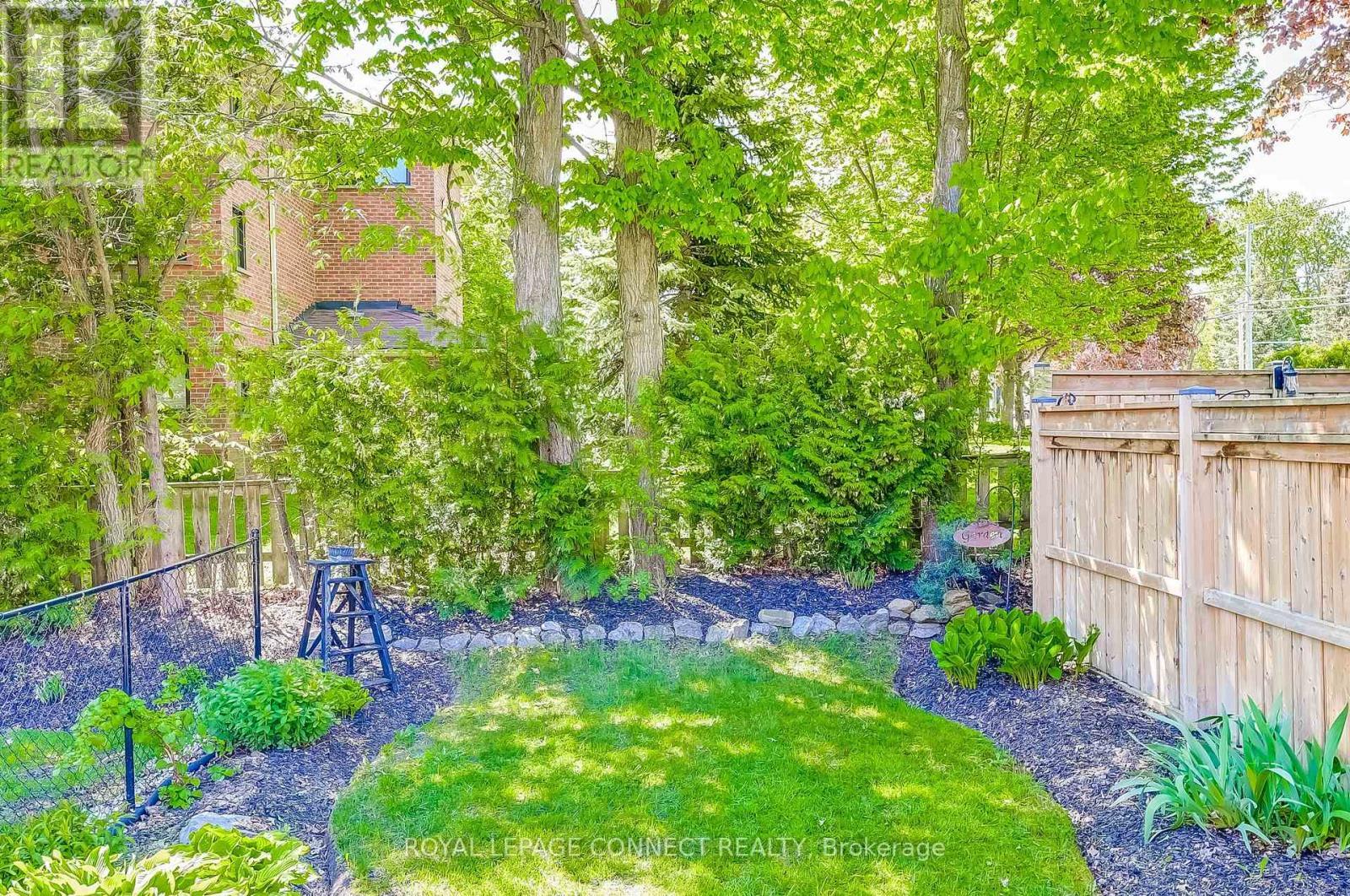 












3 MICHAEL CUMMINGS COURT

,
Uxbridge,




Ontario
L9P0E6

