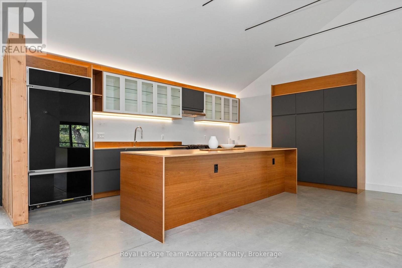 












18 - 1 CRANE WALKER ROAD

,
The Archipelago (Archipelago South),




Ontario
P2A0B7

