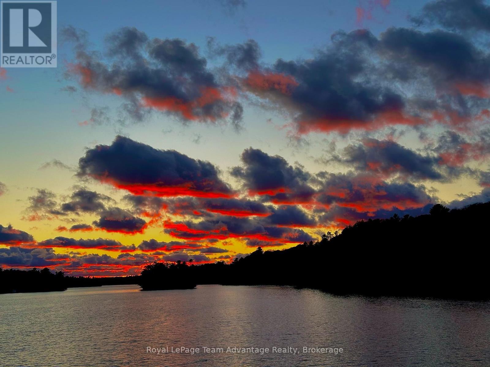 












18 - 1 CRANE WALKER ROAD

,
The Archipelago (Archipelago South),




Ontario
P2A0B7

