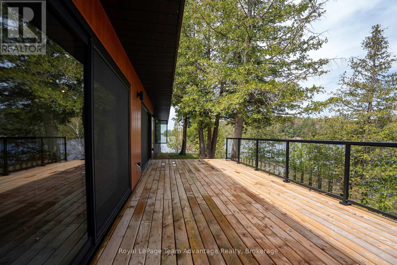 












18 - 1 CRANE WALKER ROAD

,
The Archipelago (Archipelago South),




Ontario
P2A0B7

