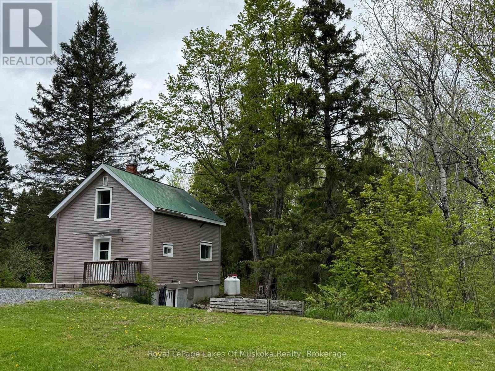 












87 FERGUSON ROAD E

,
Armour,




Ontario
P0A1C0

