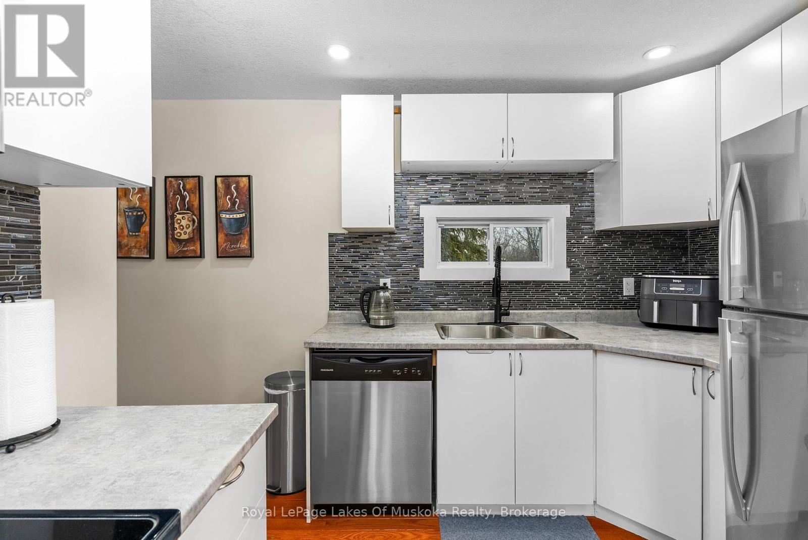 












87 FERGUSON ROAD E

,
Armour,




Ontario
P0A1C0

