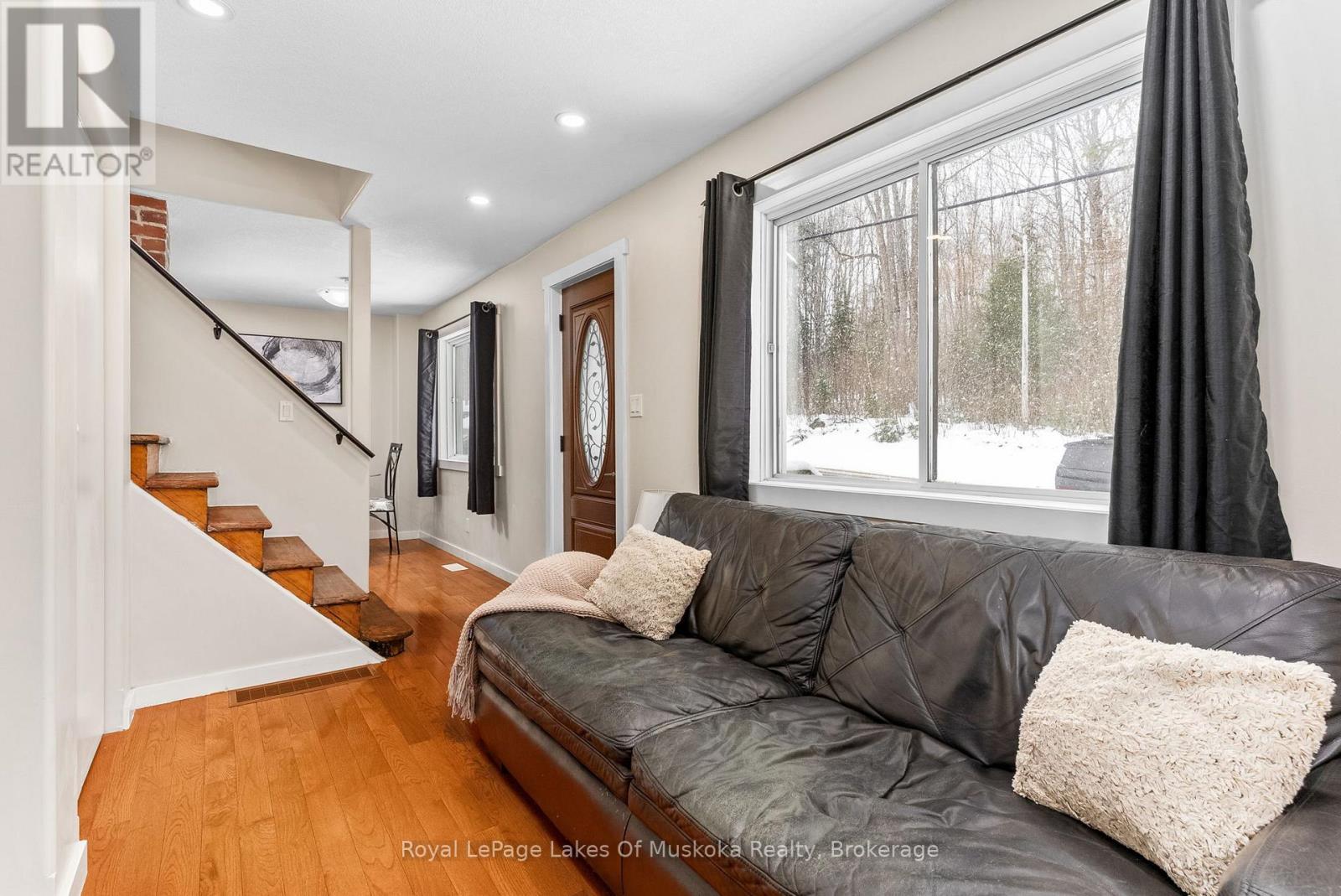 












87 FERGUSON ROAD E

,
Armour,




Ontario
P0A1C0

