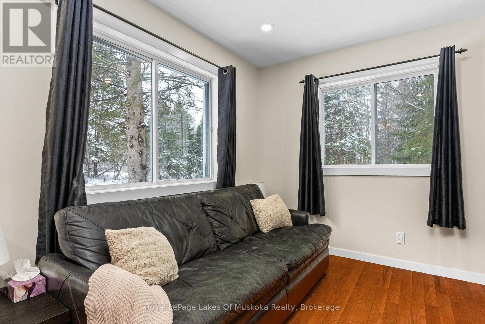 












87 FERGUSON ROAD E

,
Armour,




Ontario
P0A1C0

