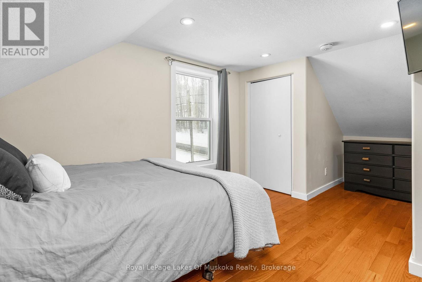 












87 FERGUSON ROAD E

,
Armour,




Ontario
P0A1C0

