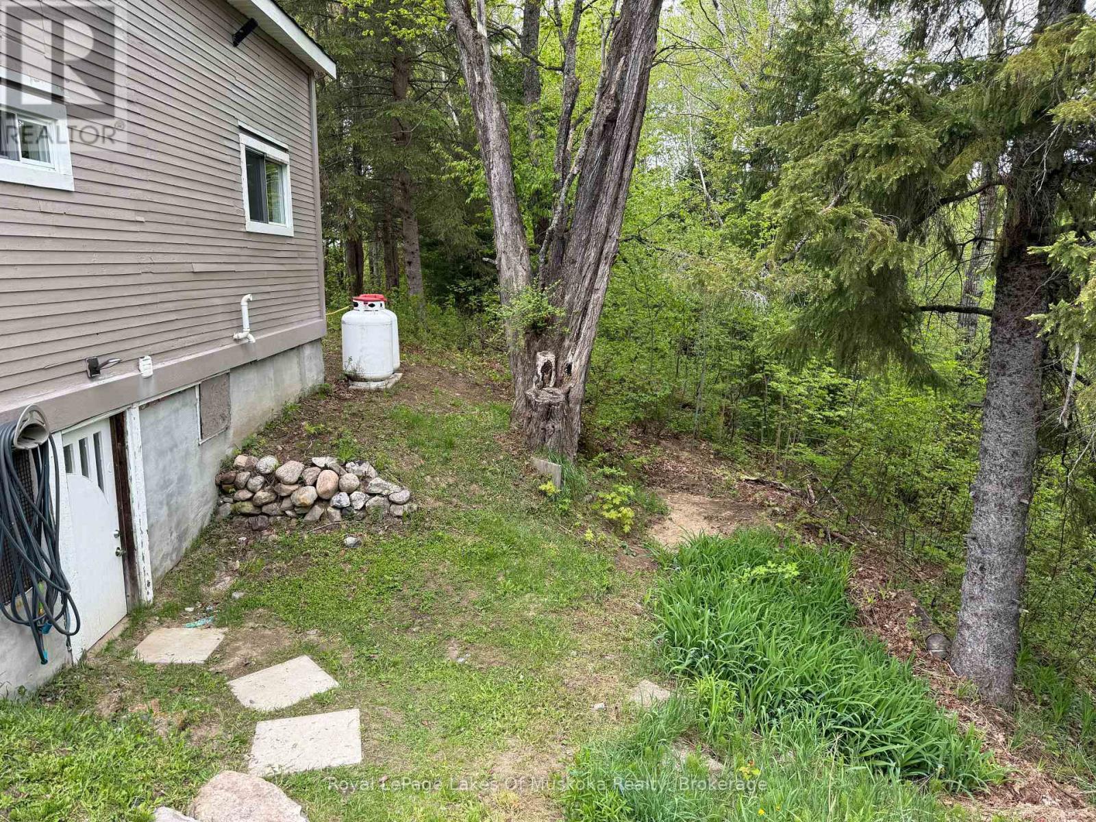 












87 FERGUSON ROAD E

,
Armour,




Ontario
P0A1C0

