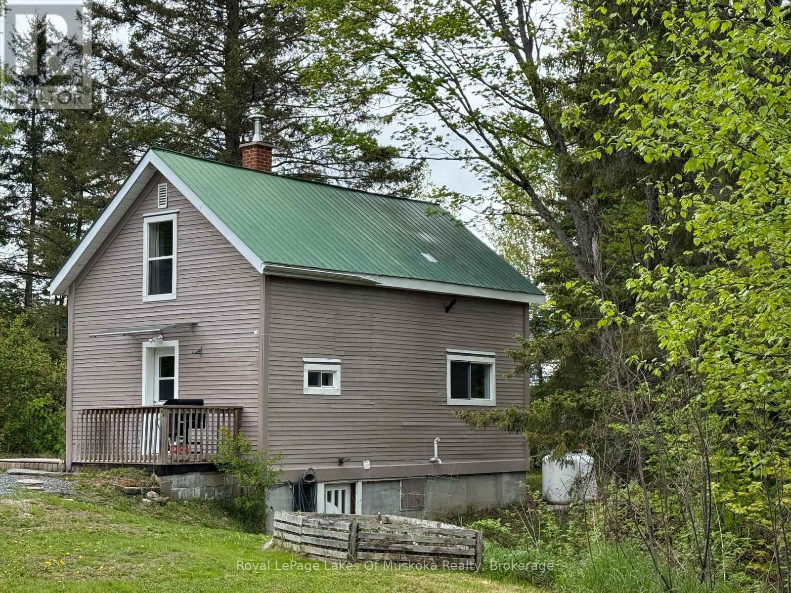 












87 FERGUSON ROAD E

,
Armour,




Ontario
P0A1C0

