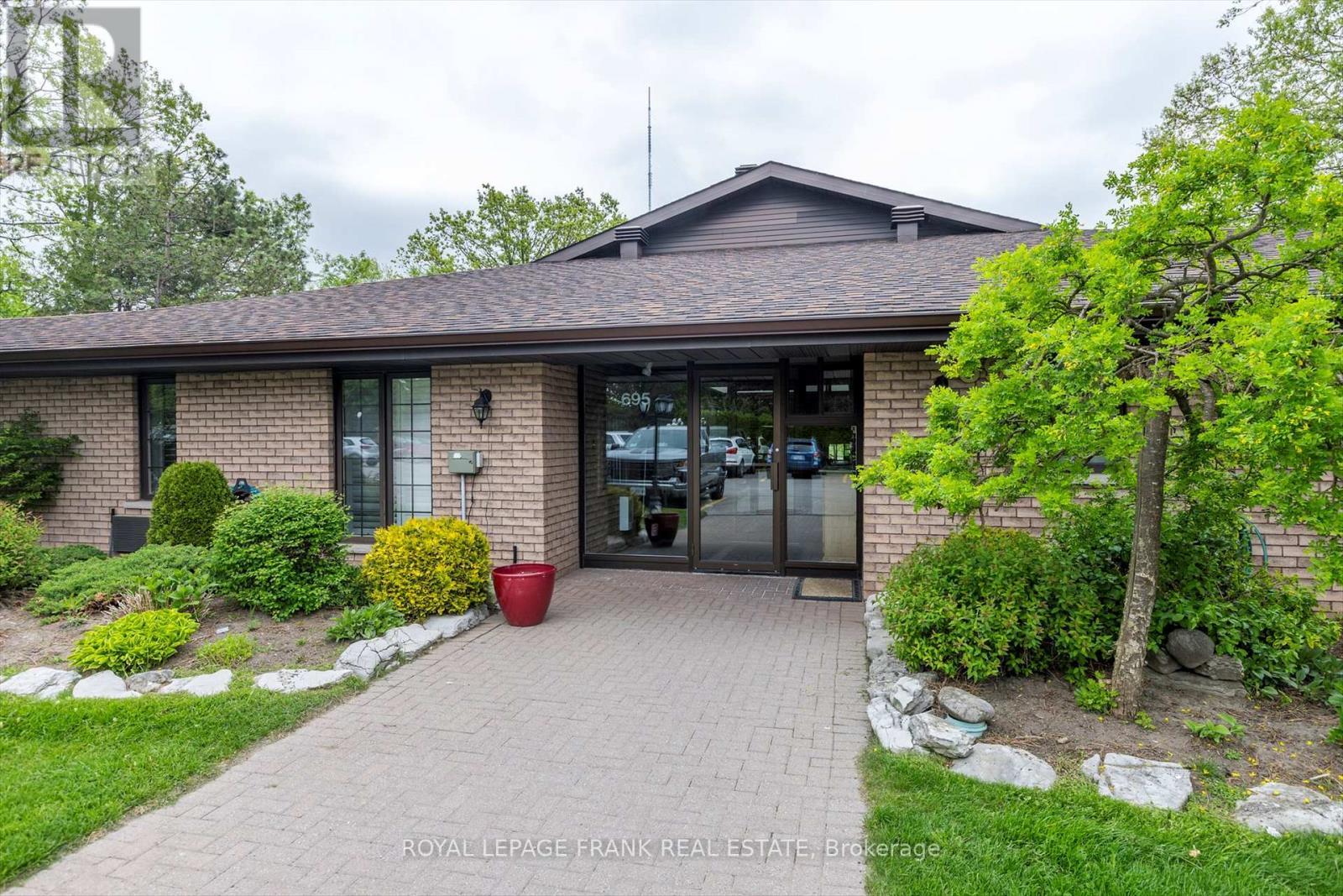 












4 - 695 WHITAKER STREET

,
Peterborough East (North),




Ontario
K9H7K3

