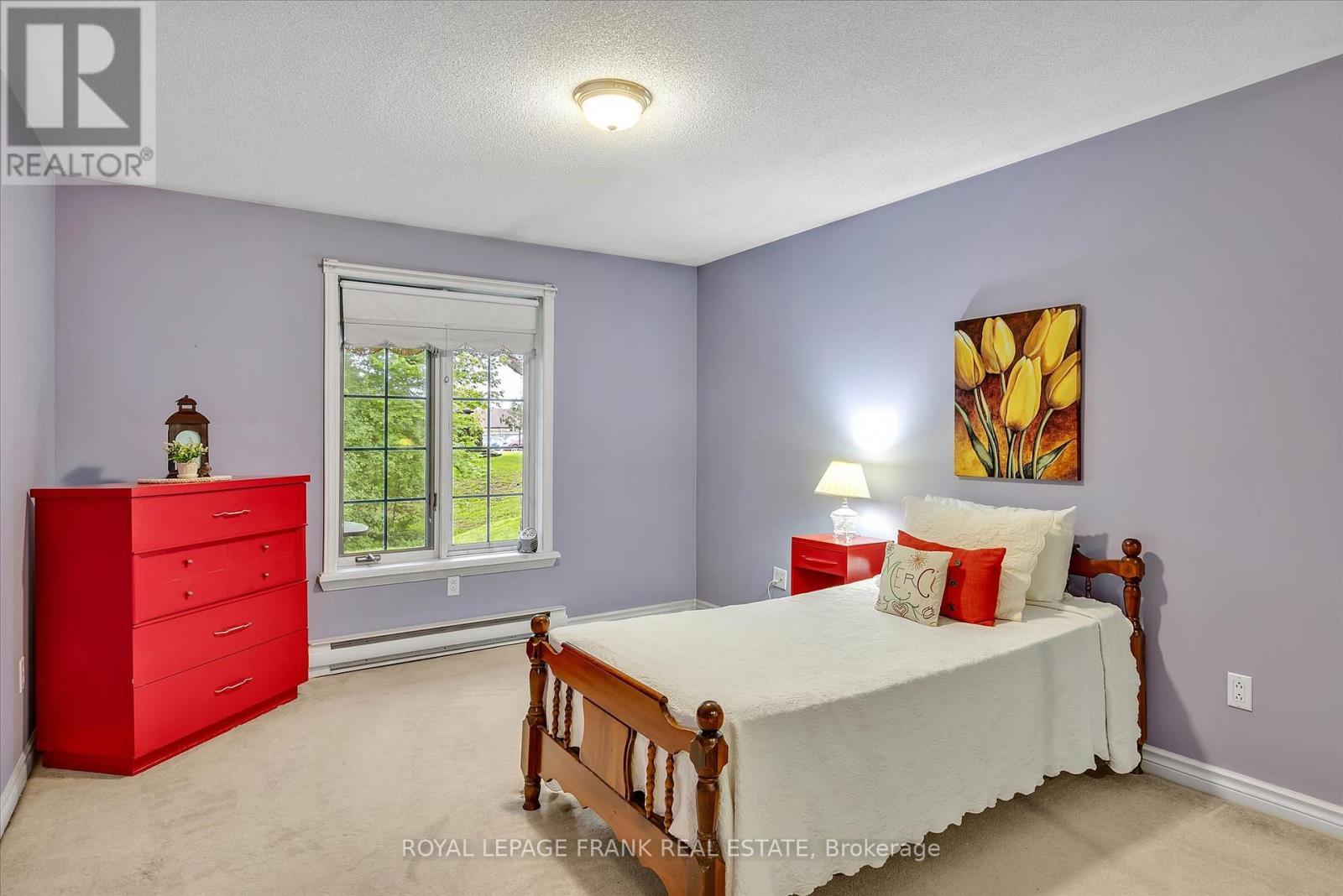 












4 - 695 WHITAKER STREET

,
Peterborough East (North),




Ontario
K9H7K3

