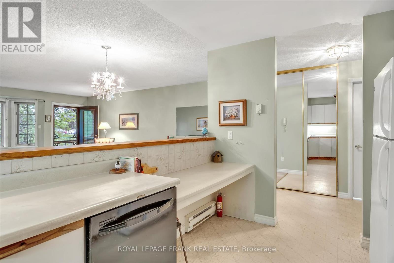 












4 - 695 WHITAKER STREET

,
Peterborough East (North),




Ontario
K9H7K3

