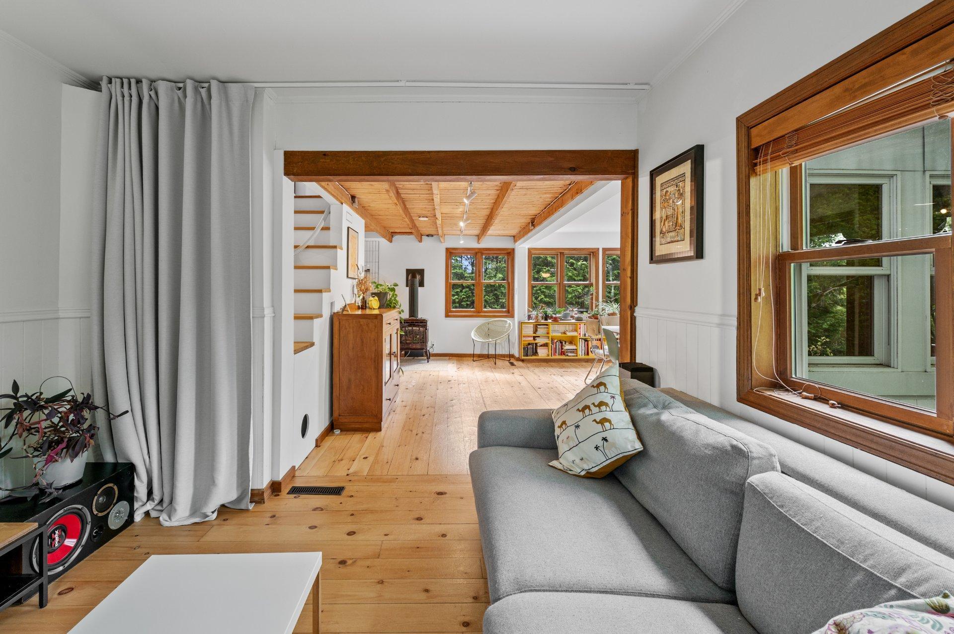 









26


Ch. des Épinettes

,
Sainte-Anne-des-Lacs,




QC
J0R1B0

