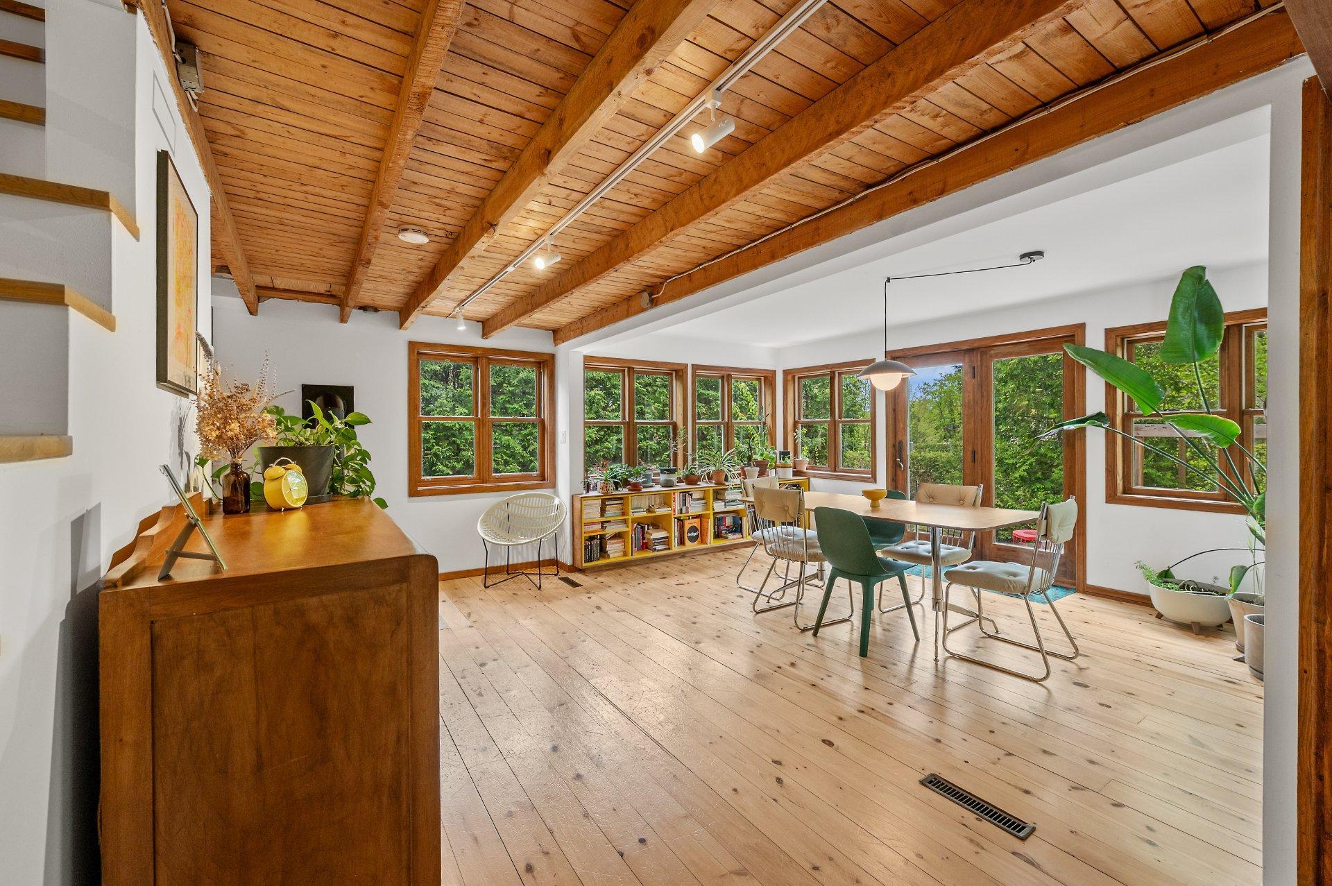 









26


Ch. des Épinettes

,
Sainte-Anne-des-Lacs,




QC
J0R1B0

