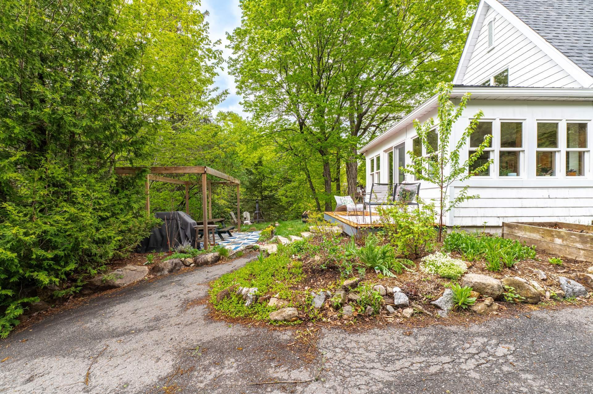 









26


Ch. des Épinettes

,
Sainte-Anne-des-Lacs,




QC
J0R1B0

