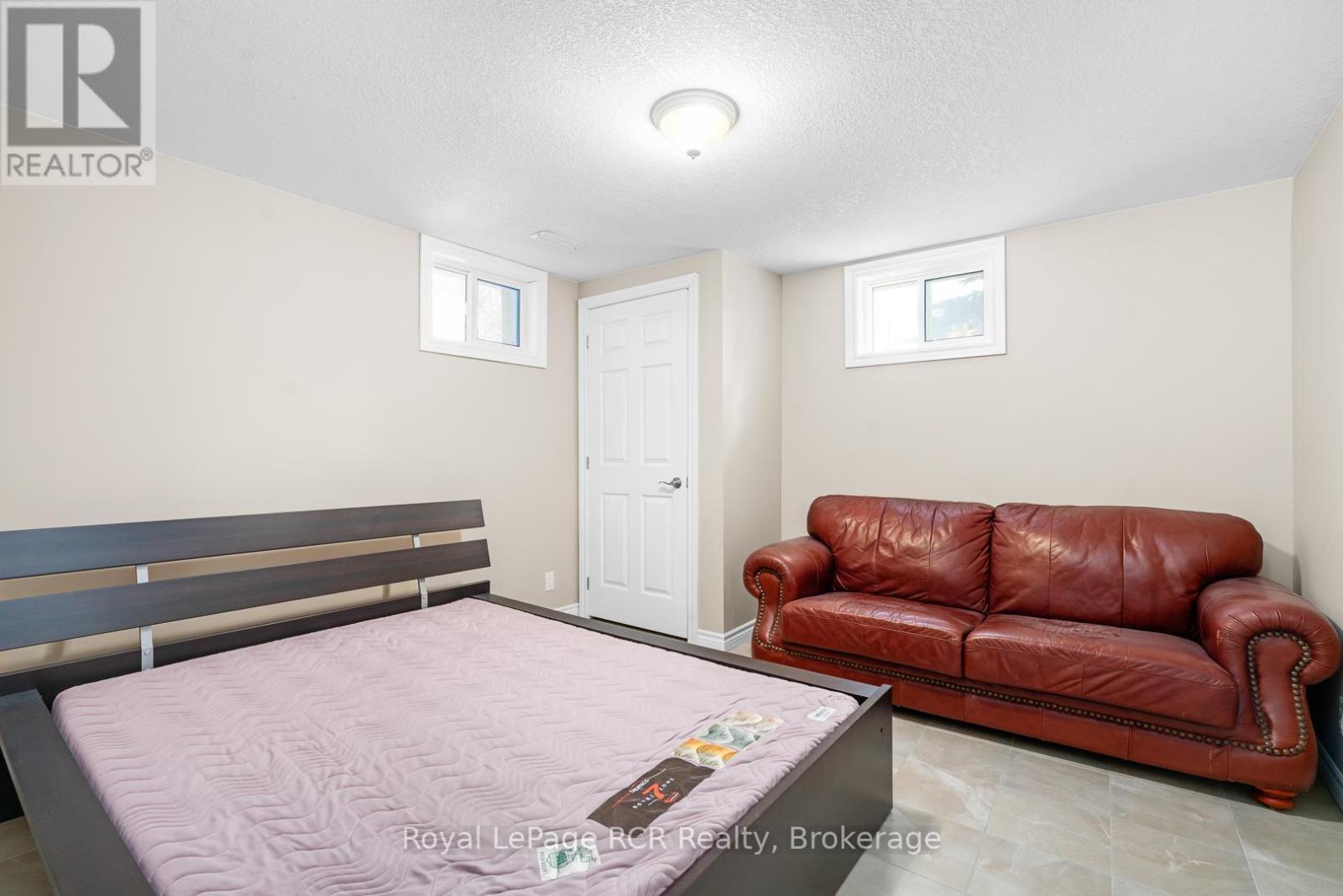 












760 26TH STREET W

,
Owen Sound,




Ontario
N4K4J3

