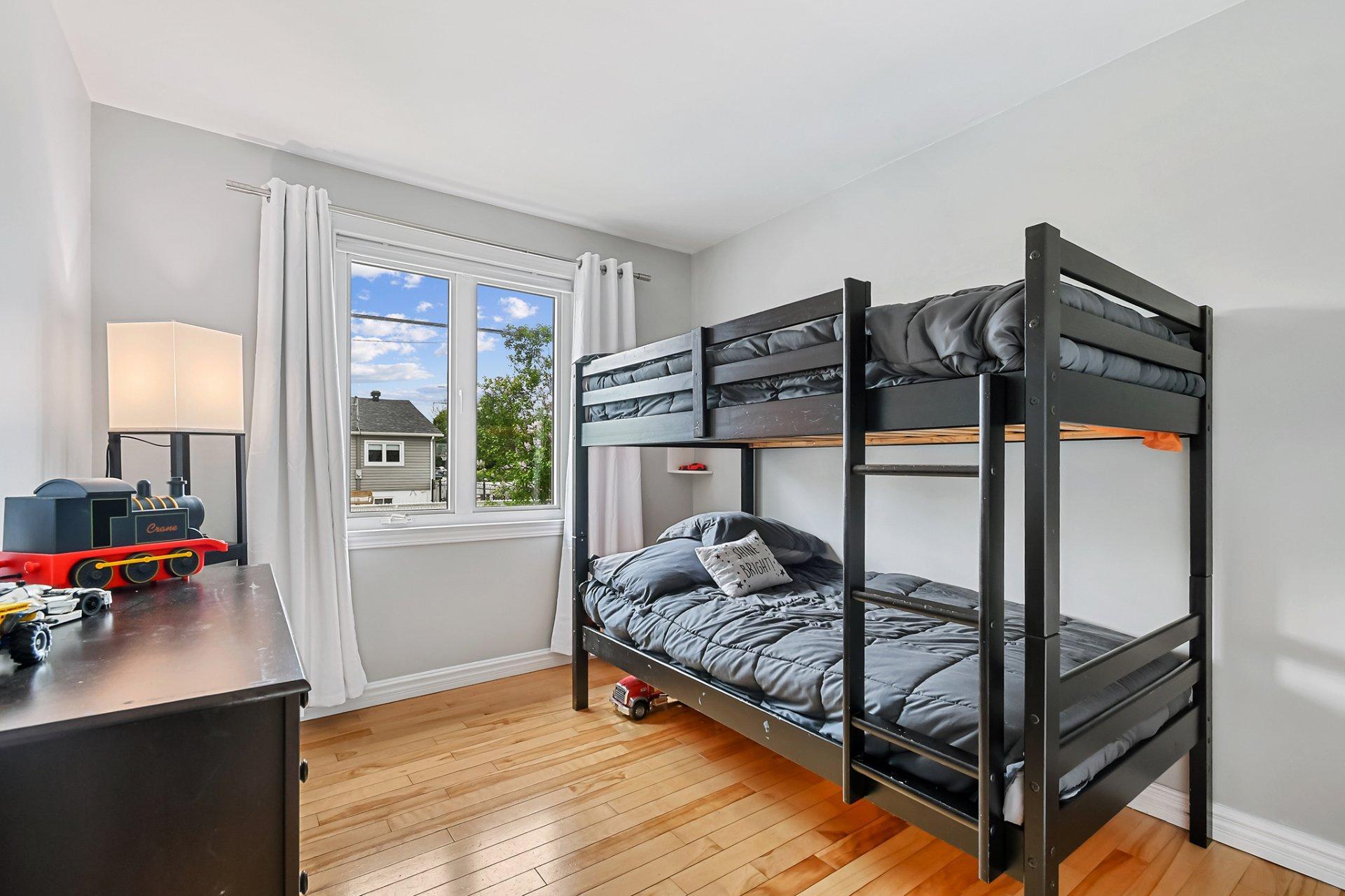









2578


Rue Montpellier

,
Mascouche,




QC
J7K1C5

