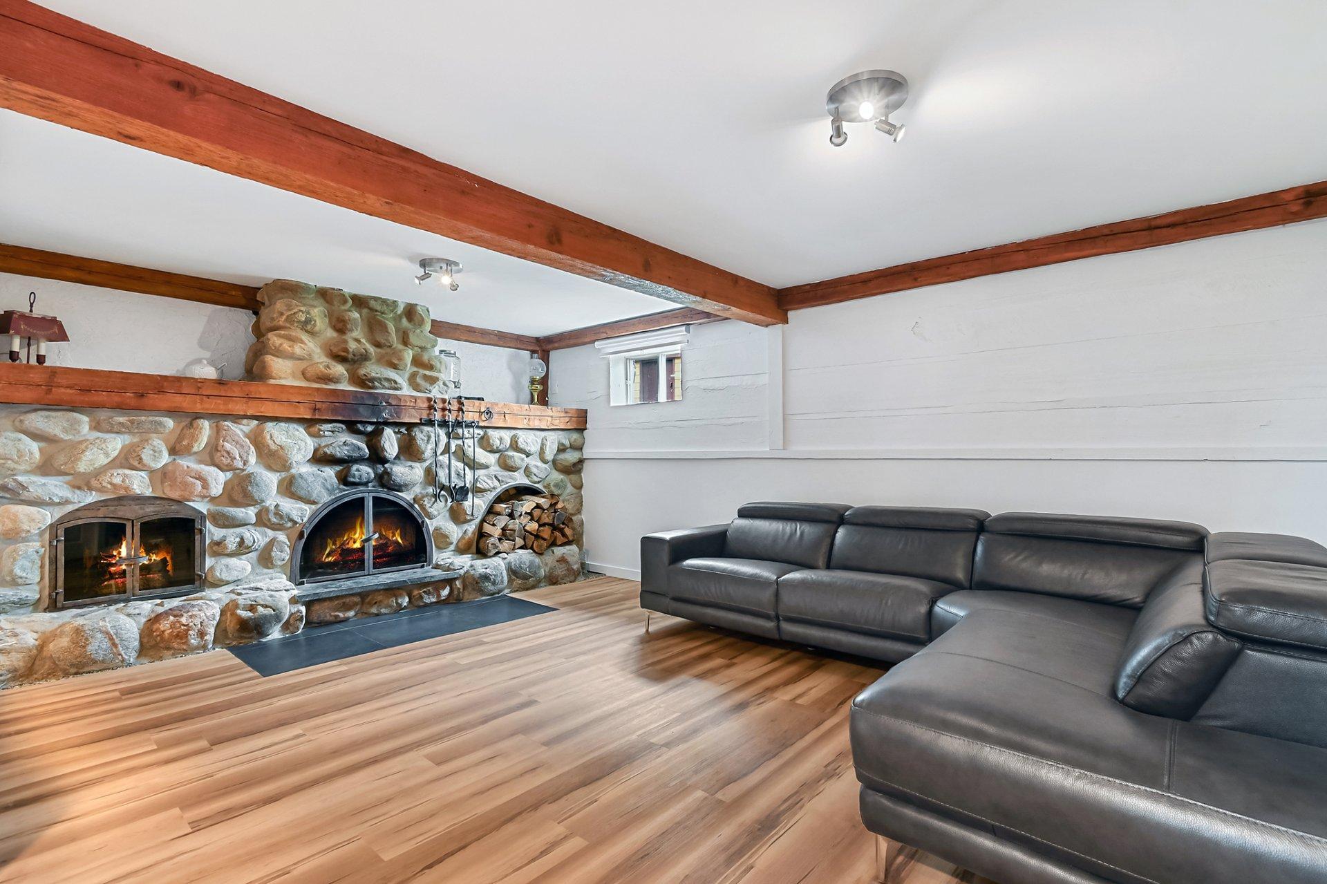 









2578


Rue Montpellier

,
Mascouche,




QC
J7K1C5

