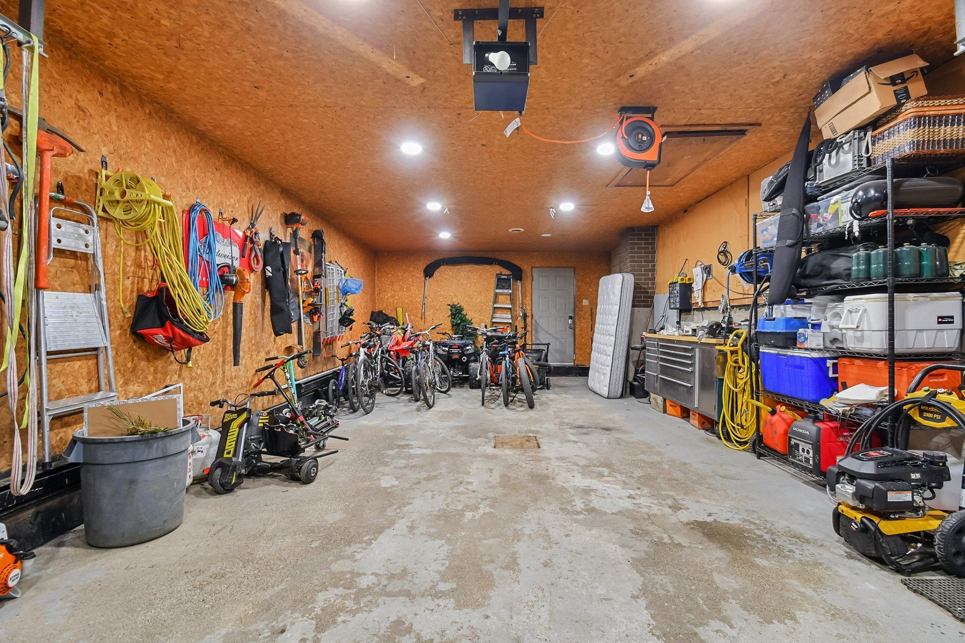 









2578


Rue Montpellier

,
Mascouche,




QC
J7K1C5

