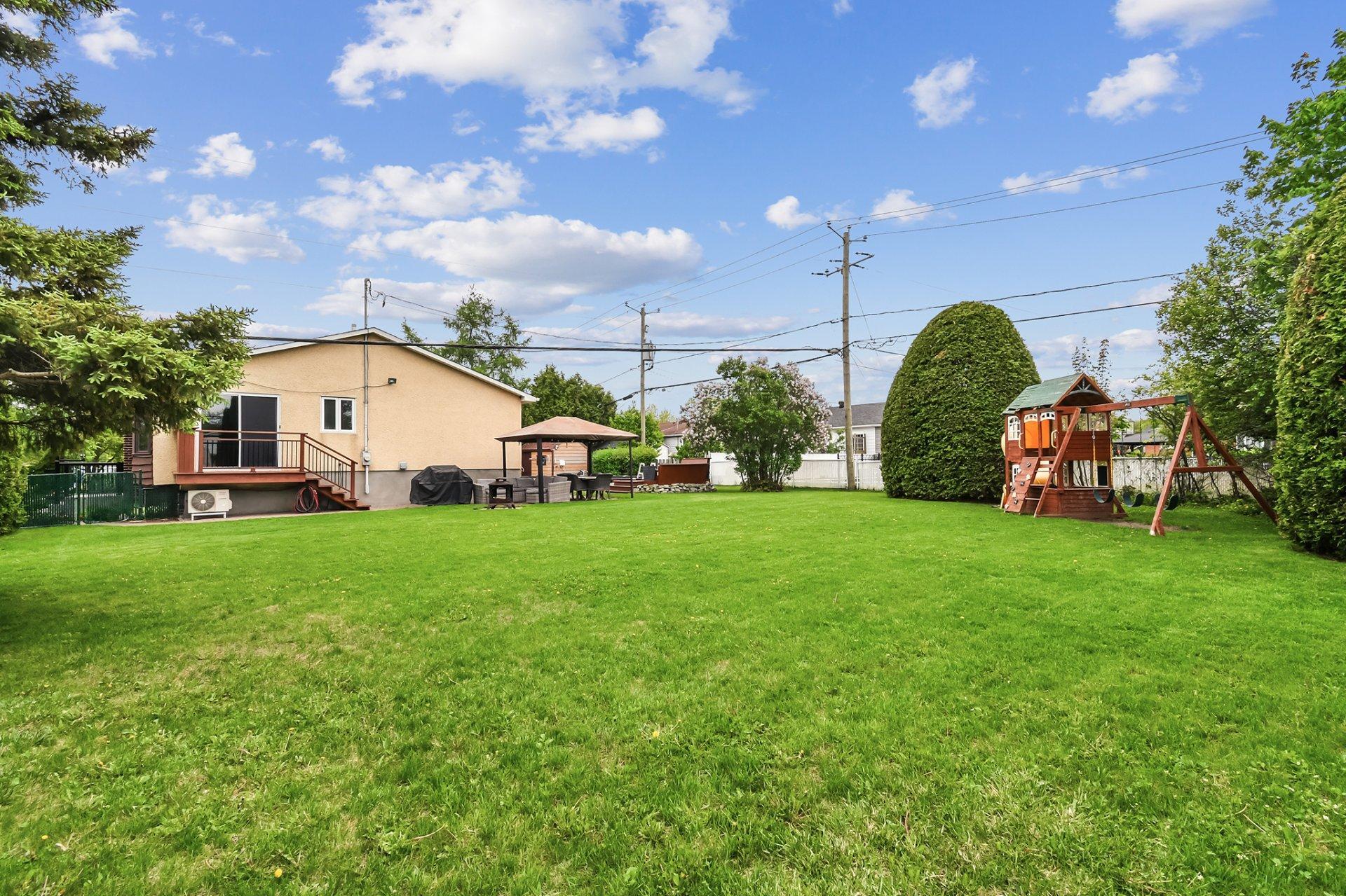 









2578


Rue Montpellier

,
Mascouche,




QC
J7K1C5

