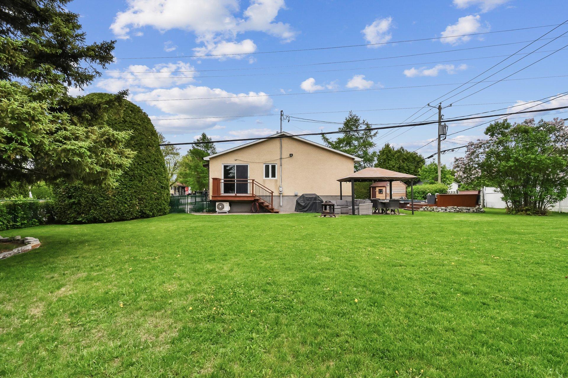 









2578


Rue Montpellier

,
Mascouche,




QC
J7K1C5


