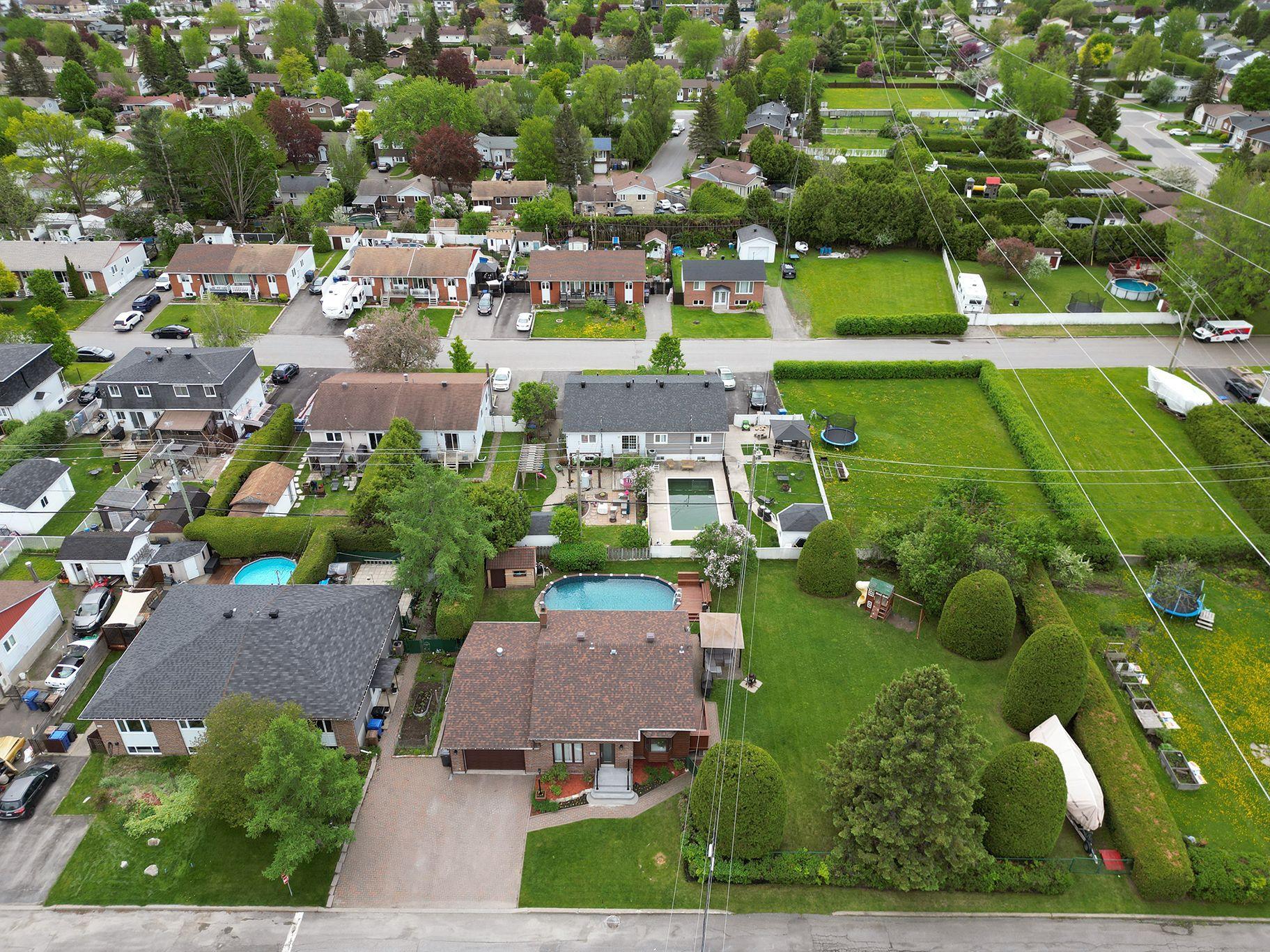 









2578


Rue Montpellier

,
Mascouche,




QC
J7K1C5

