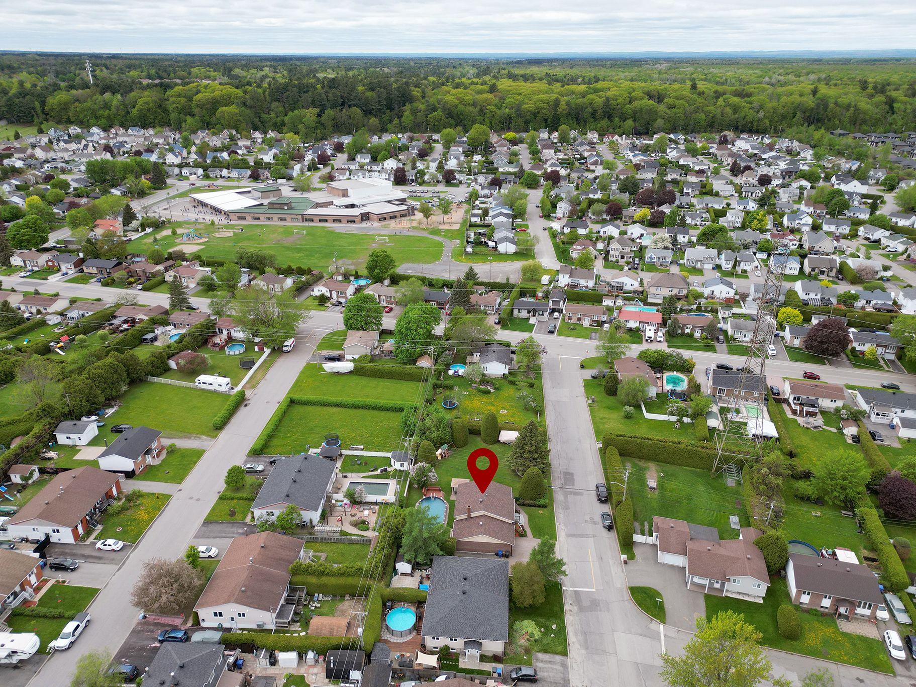 









2578


Rue Montpellier

,
Mascouche,




QC
J7K1C5


