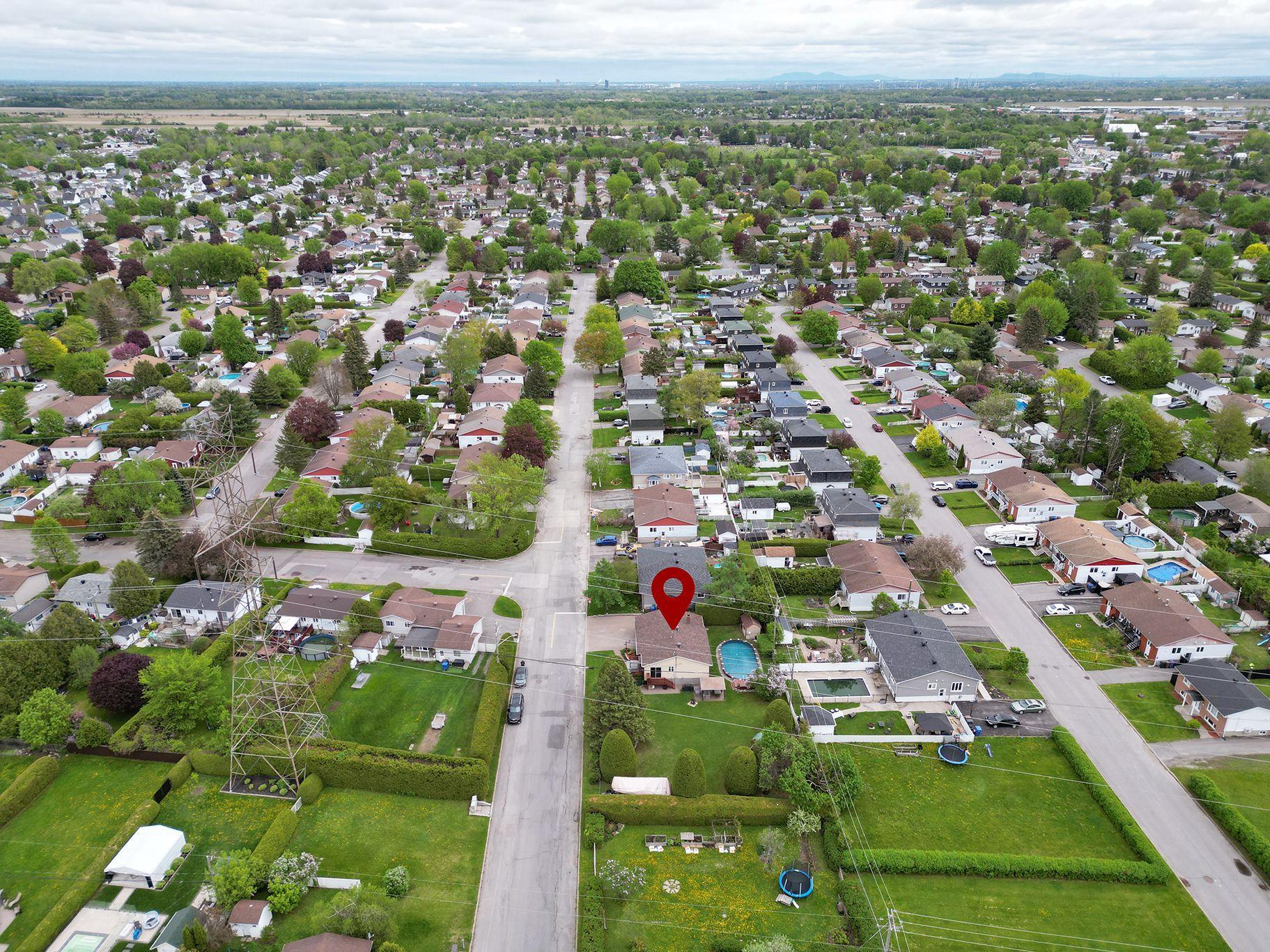 









2578


Rue Montpellier

,
Mascouche,




QC
J7K1C5

