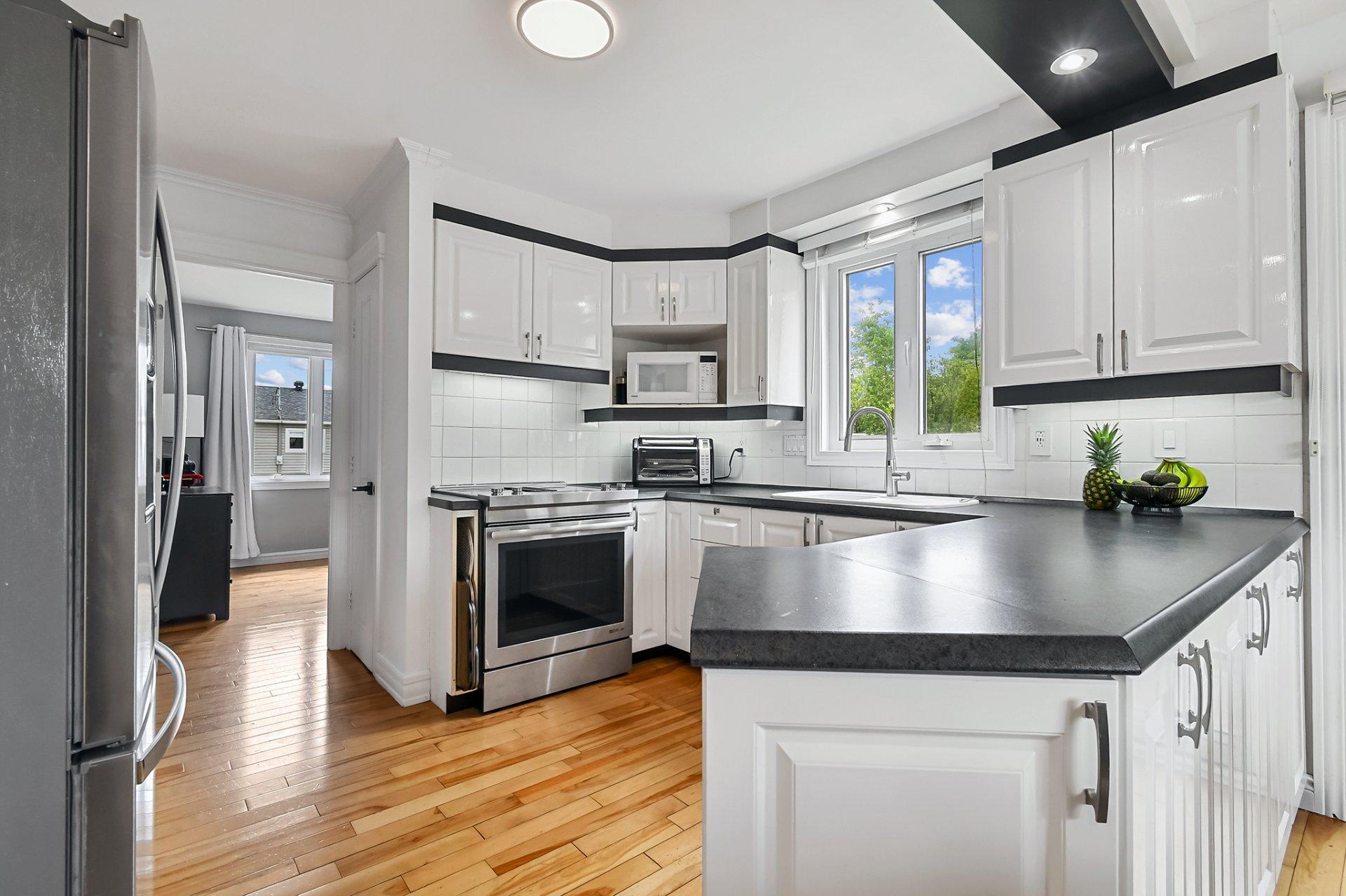 









2578


Rue Montpellier

,
Mascouche,




QC
J7K1C5

