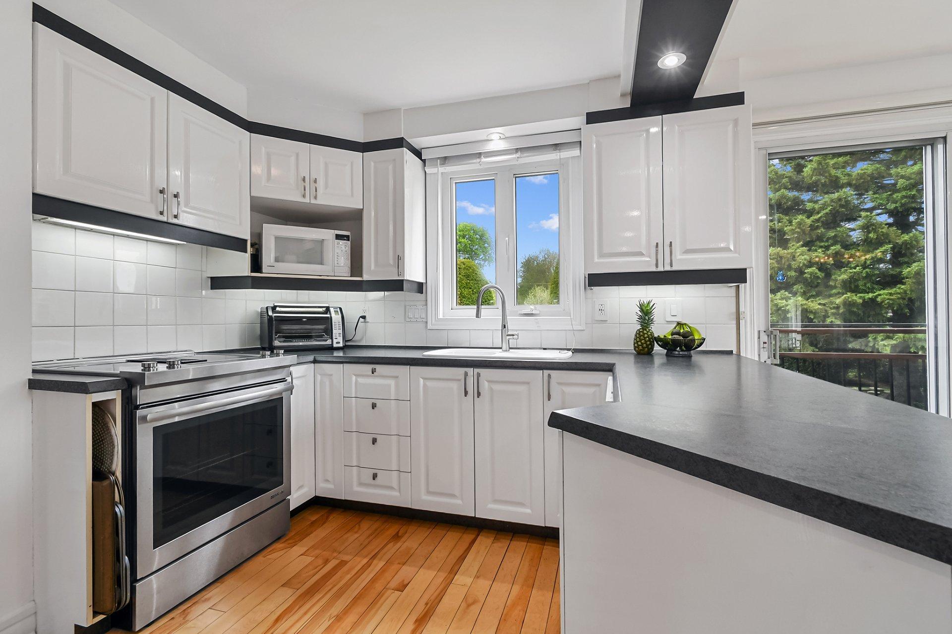 









2578


Rue Montpellier

,
Mascouche,




QC
J7K1C5

