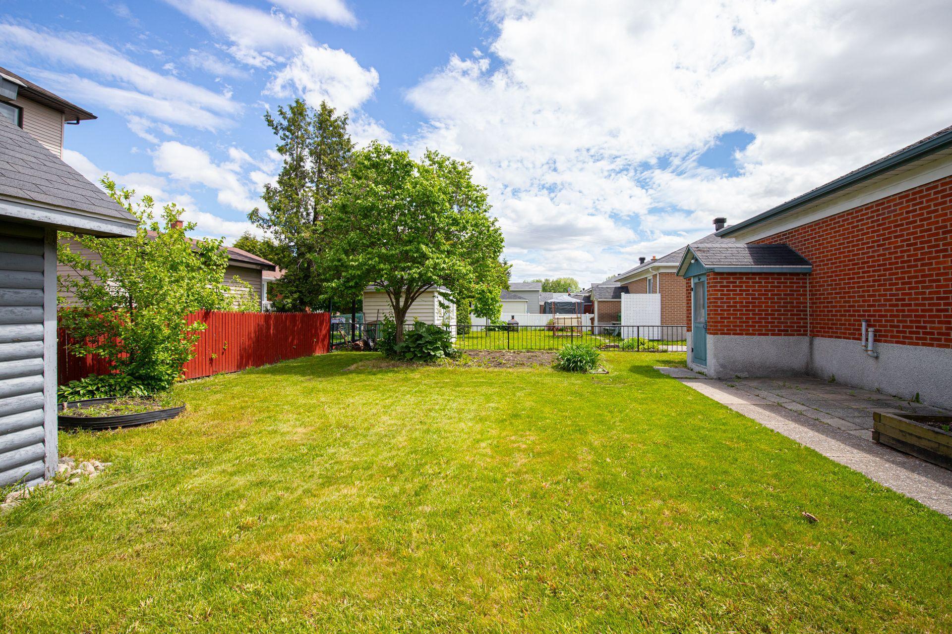 









16530


Av. Messier

,
Saint-Hyacinthe,




QC
J2T3H8

