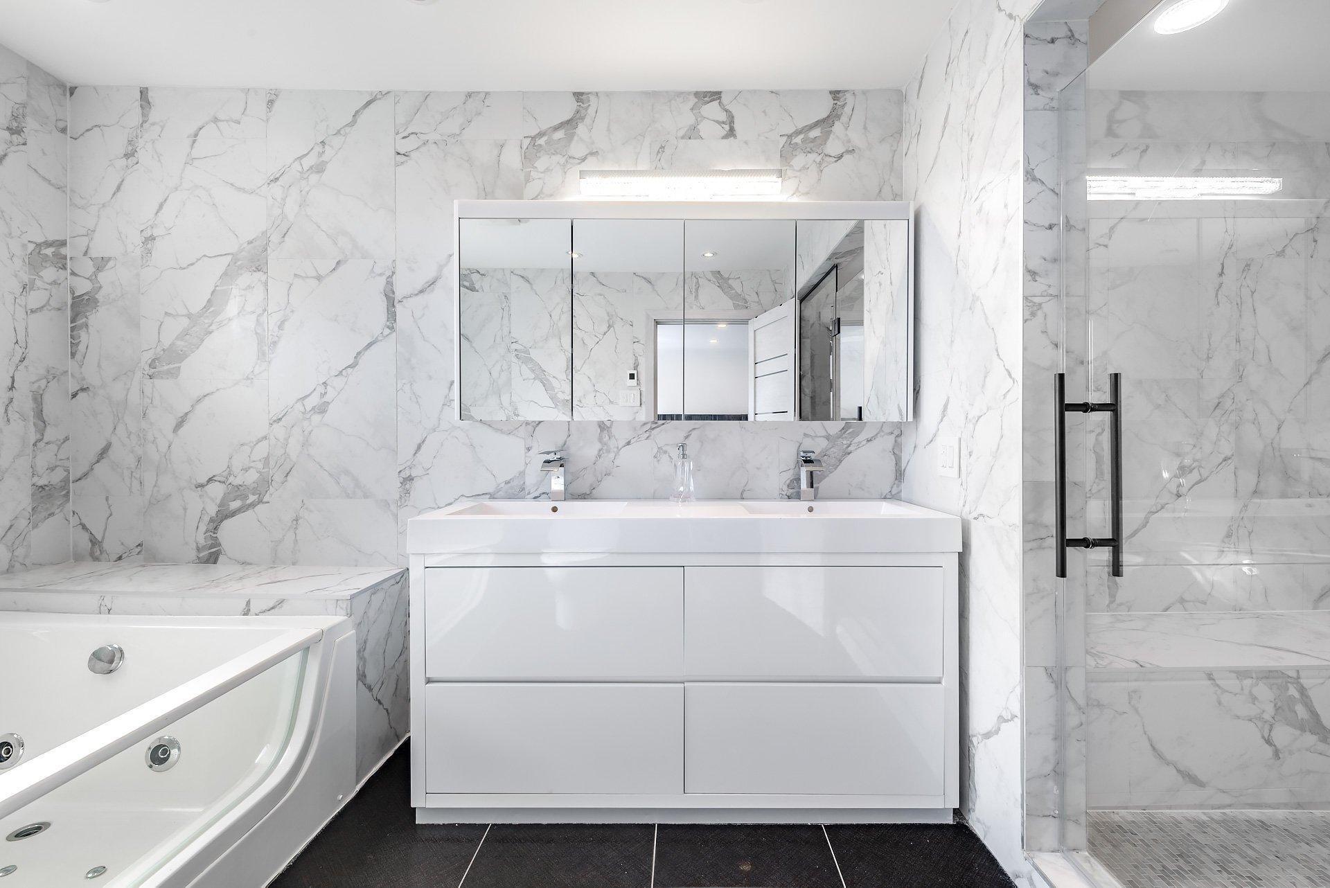 









5886


Av. Beethoven

,
Côte-Saint-Luc,




QC
H4W3C8

