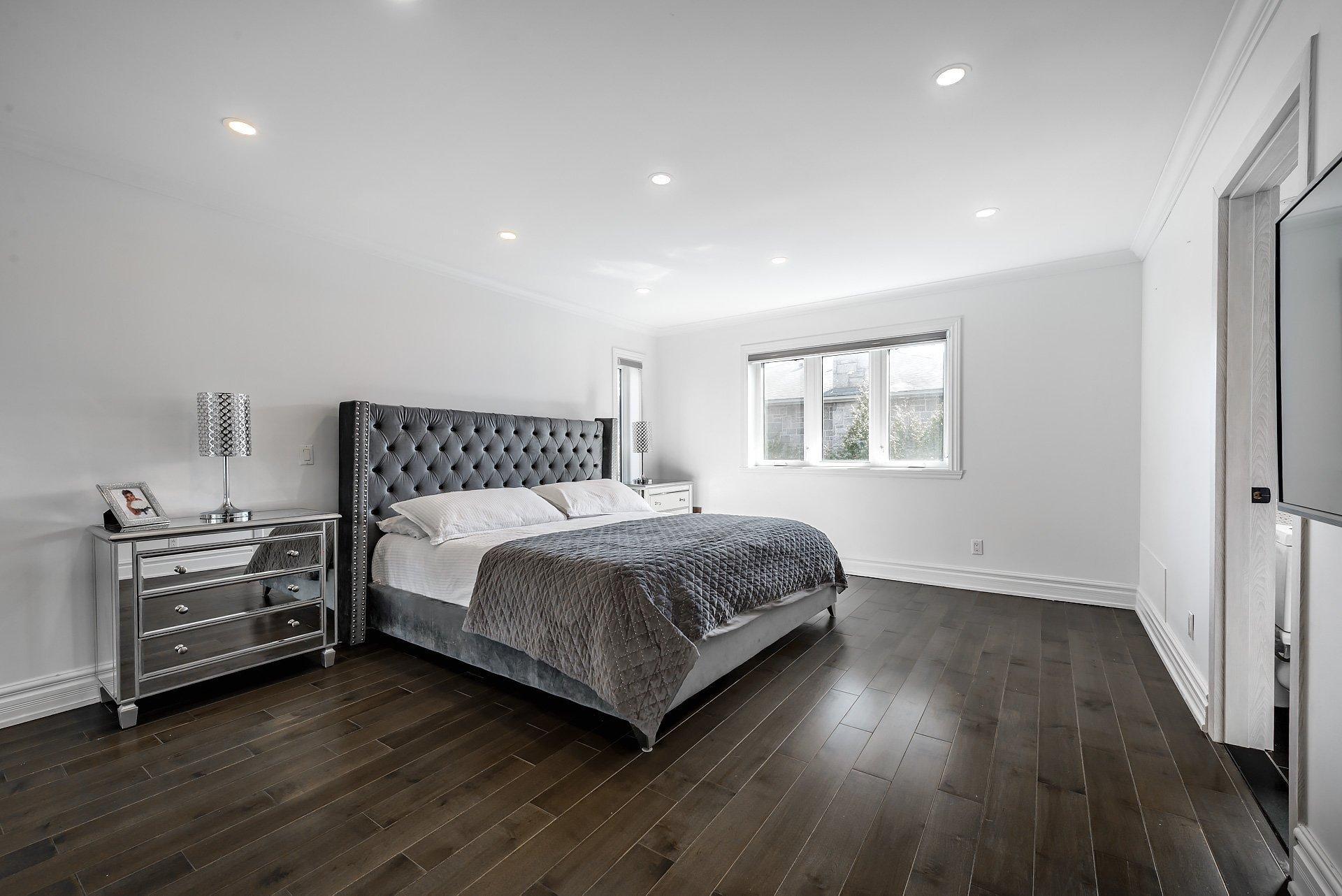 









5886


Av. Beethoven

,
Côte-Saint-Luc,




QC
H4W3C8

