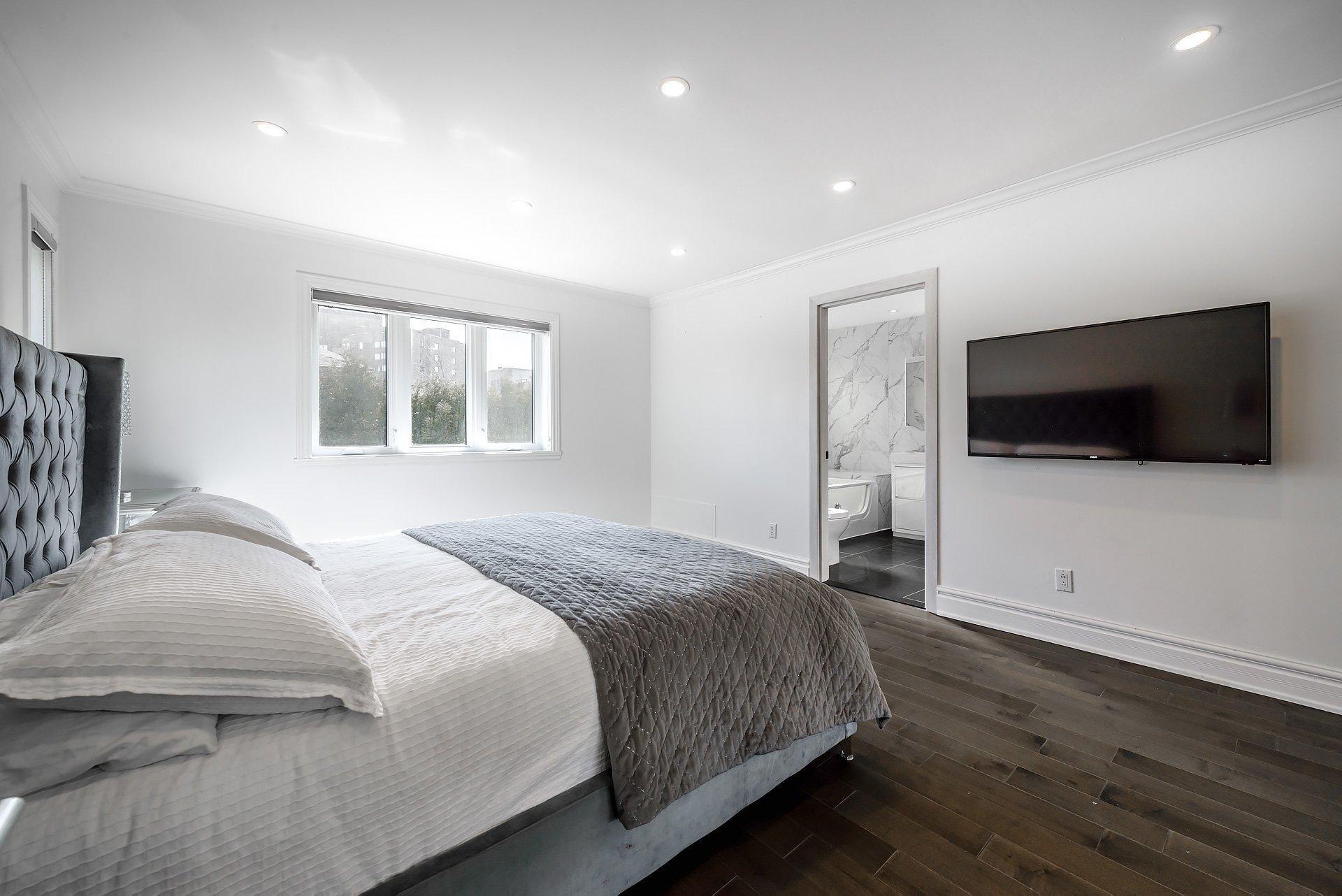 









5886


Av. Beethoven

,
Côte-Saint-Luc,




QC
H4W3C8

