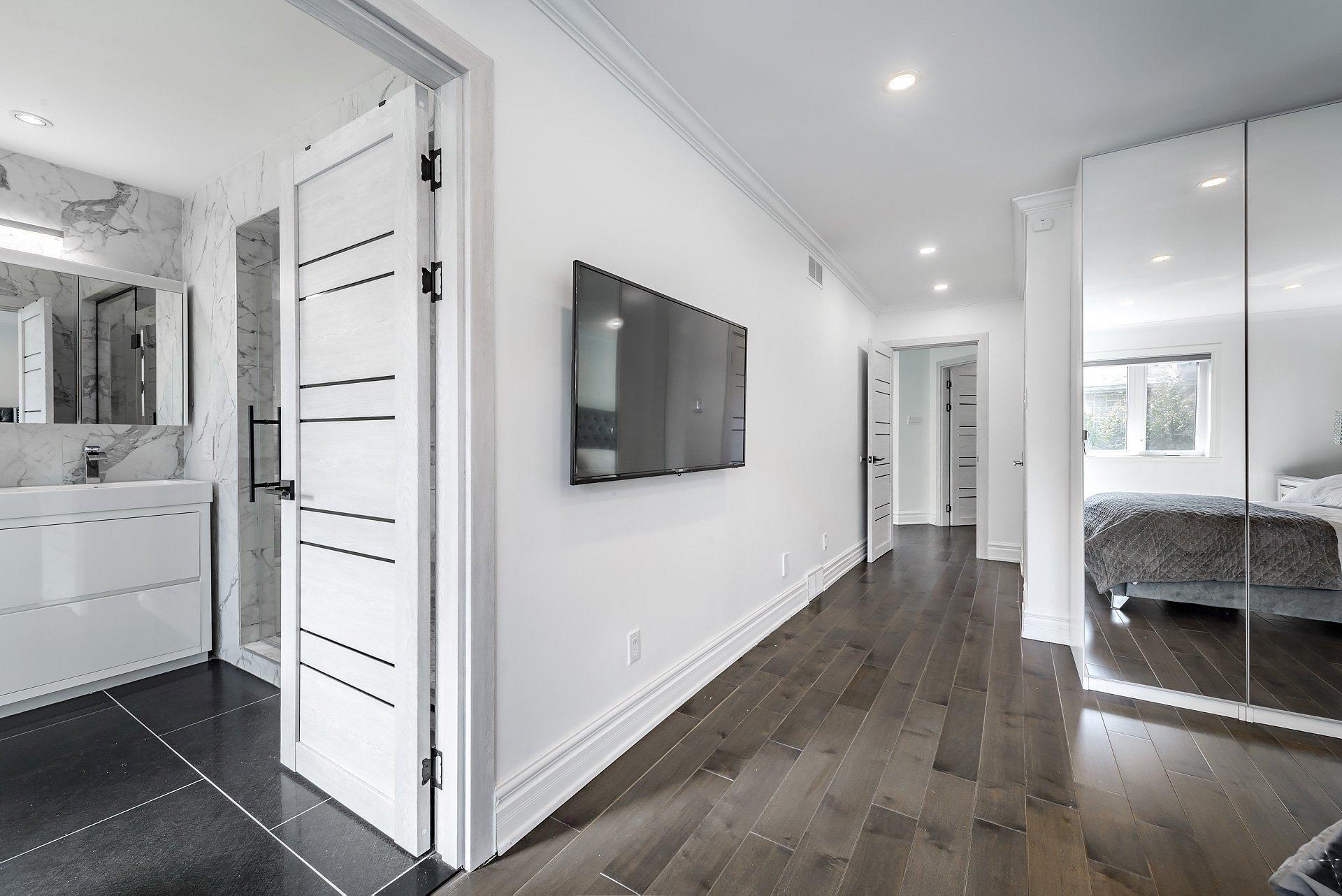 









5886


Av. Beethoven

,
Côte-Saint-Luc,




QC
H4W3C8

