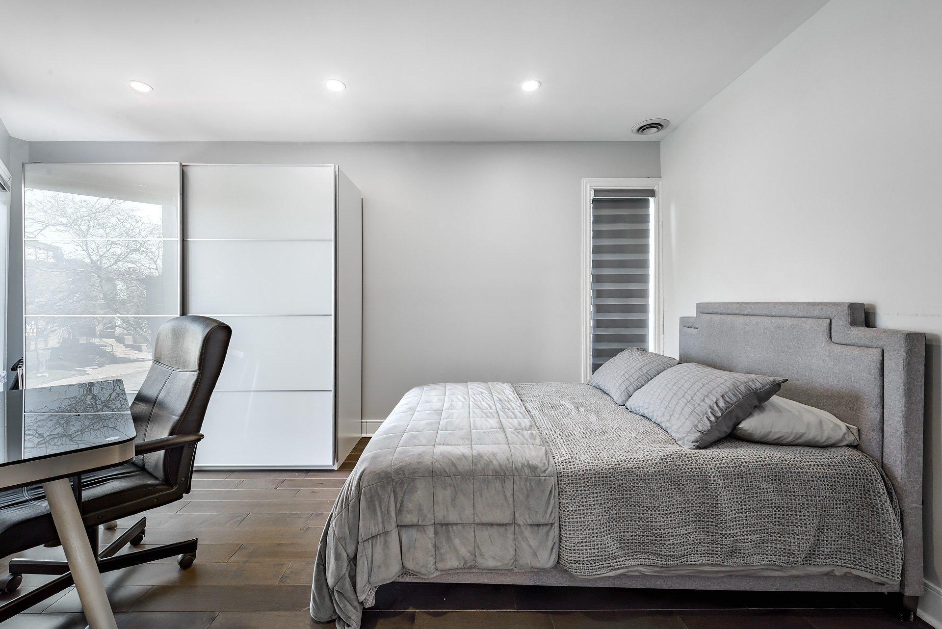 









5886


Av. Beethoven

,
Côte-Saint-Luc,




QC
H4W3C8

