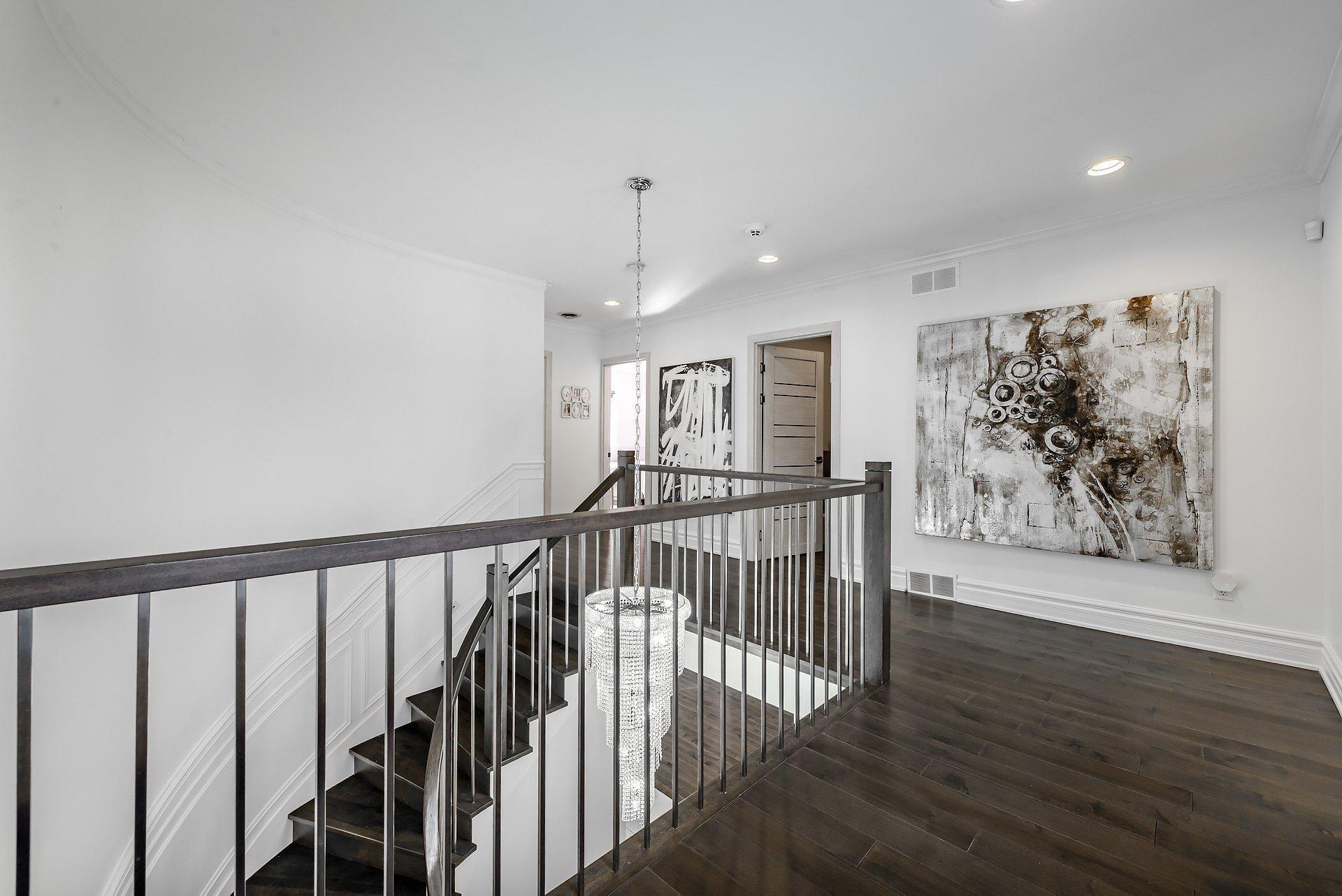 









5886


Av. Beethoven

,
Côte-Saint-Luc,




QC
H4W3C8

