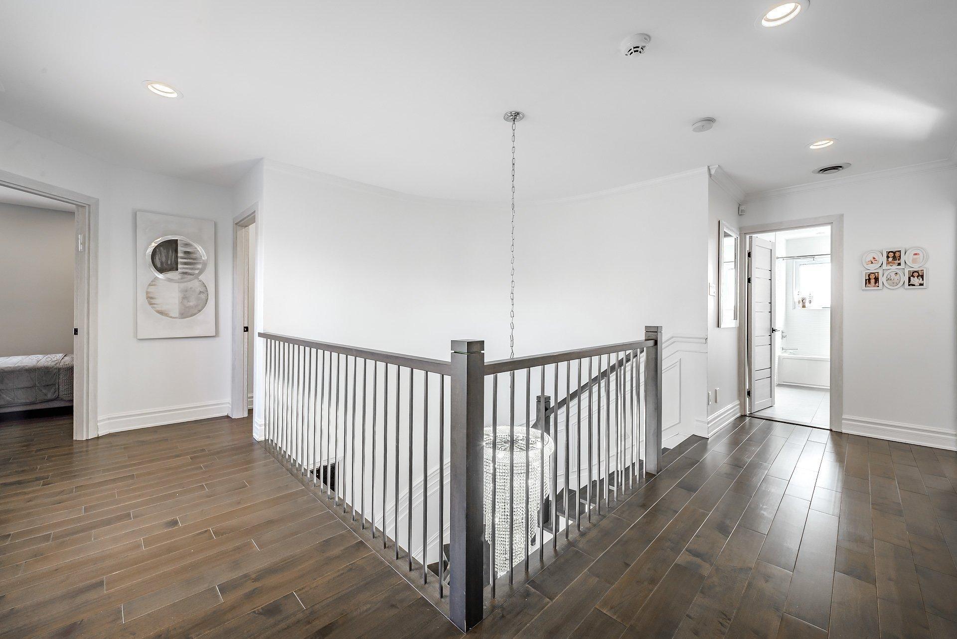 









5886


Av. Beethoven

,
Côte-Saint-Luc,




QC
H4W3C8

